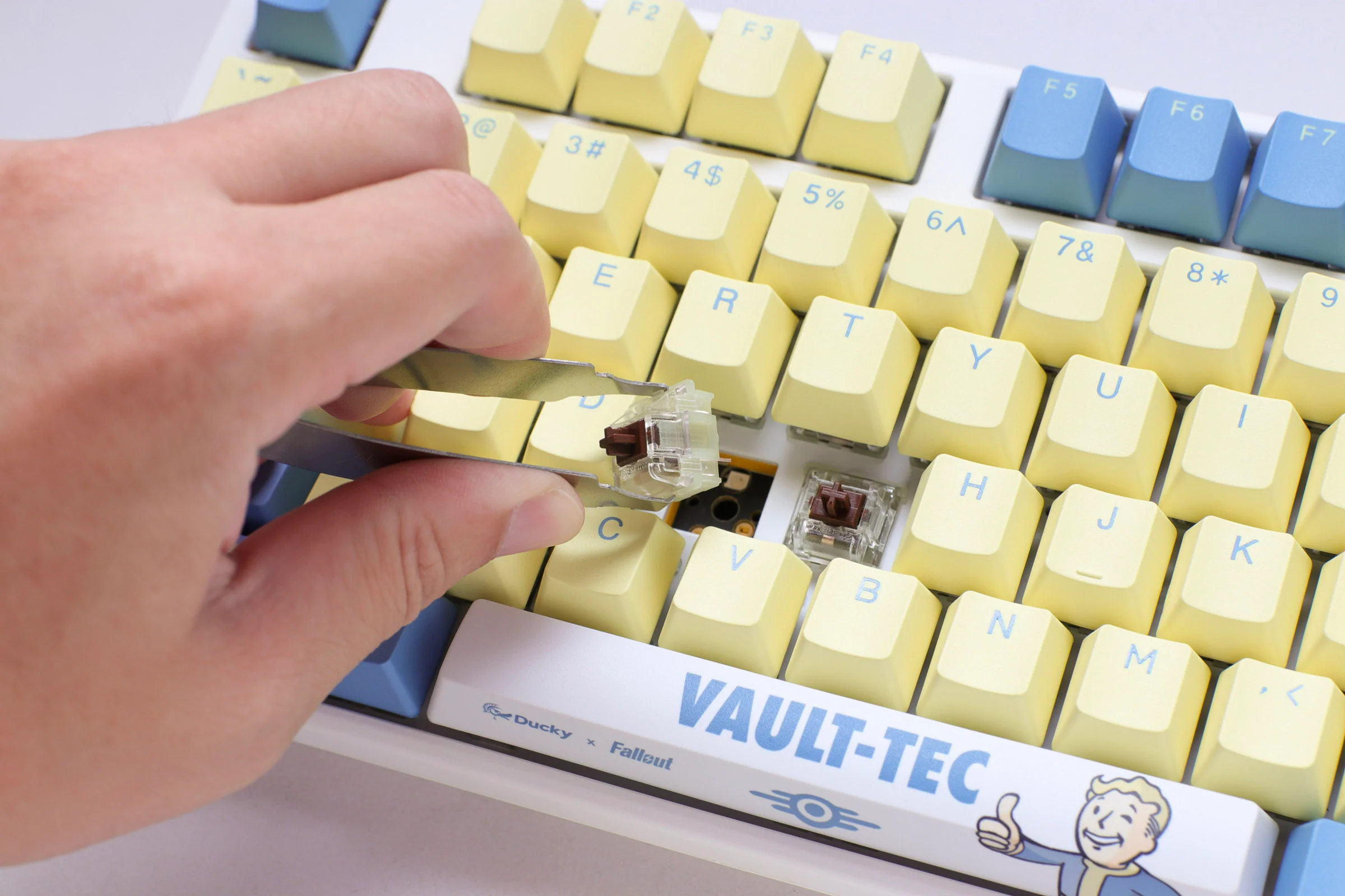 Bethesda x Ducky One 3 Fallout Edition Hotswap RGB Double Shot PBT Mechanical Keyboard - Image 9