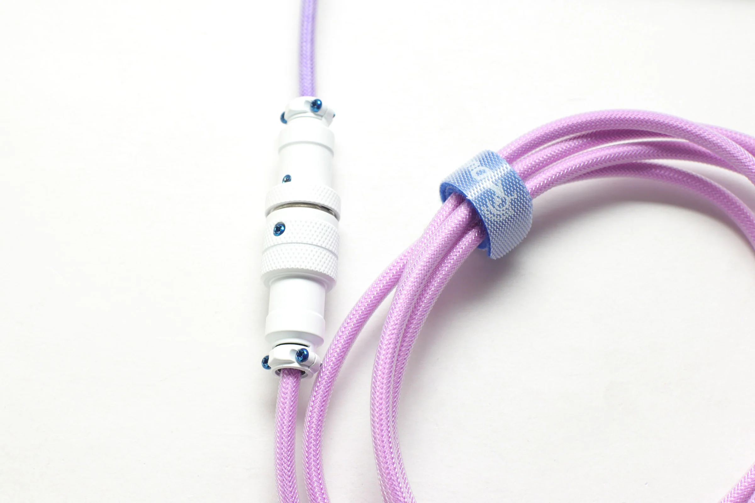 Azure Coiled USB Cable V2 - Image 4