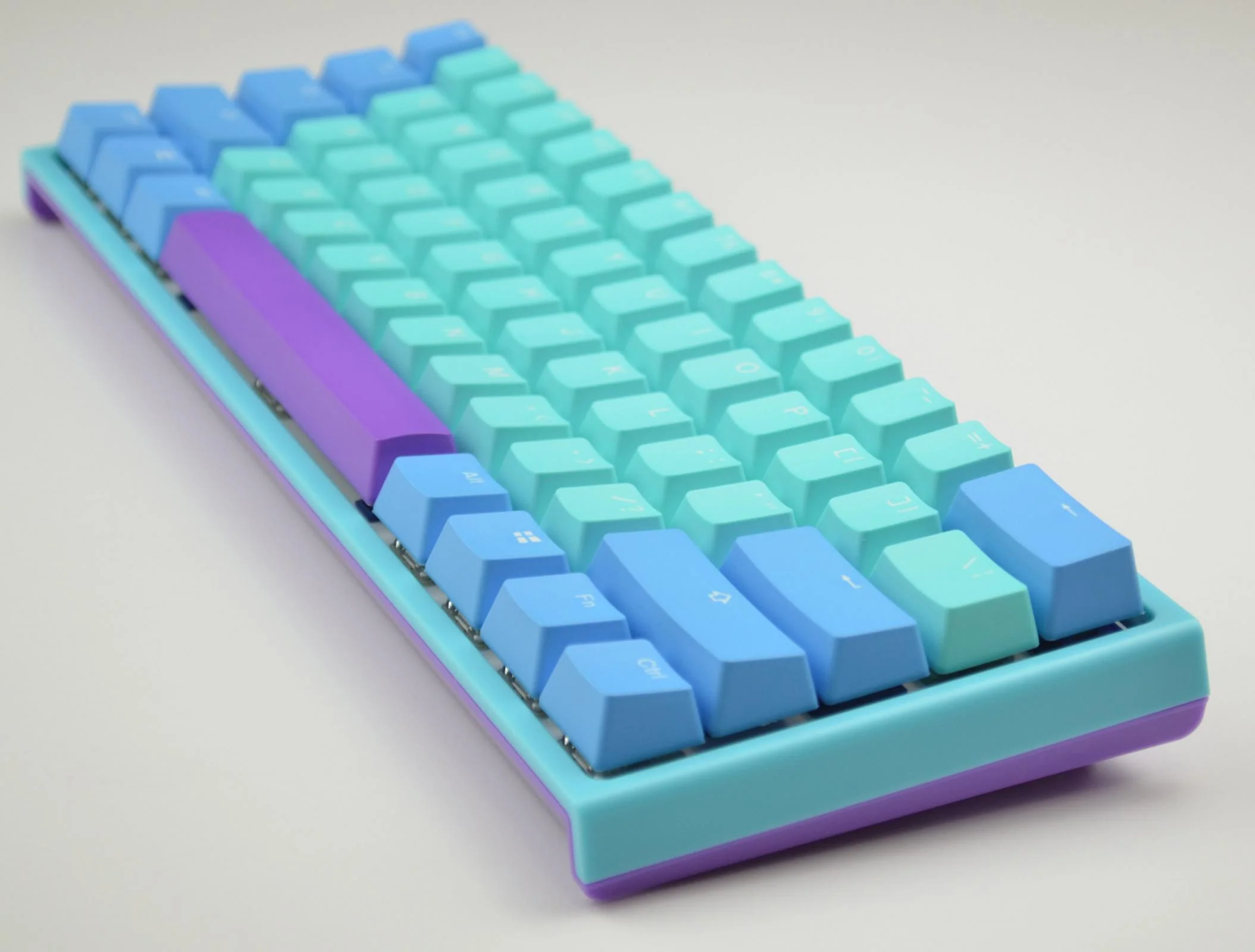 Ducky x MK Frozen Llama One 2 Mini RGB LED 60% Double Shot PBT Limited Mechanical Keyboard - Image 7
