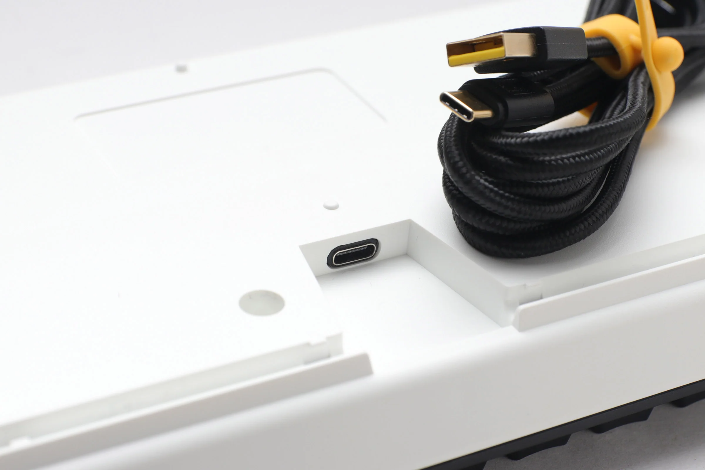 Ducky One 2 Pro Classic RGB Double Shot PBT Mechanical Keyboard - Image 5