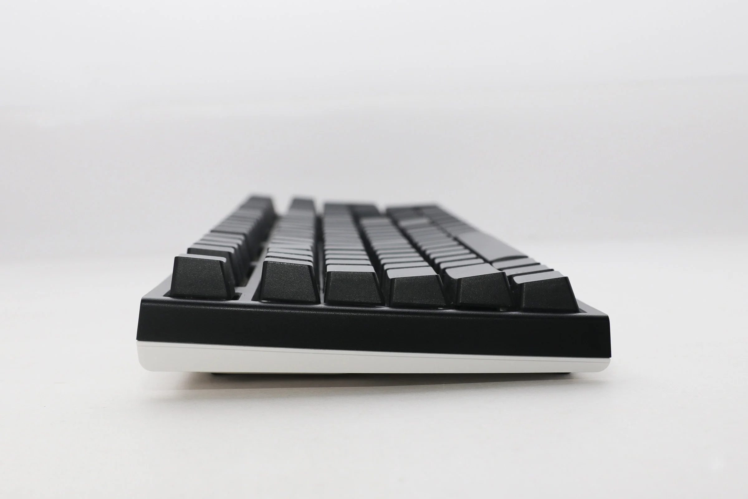 Ducky One 2 Pro Classic RGB Double Shot PBT Mechanical Keyboard - Image 7