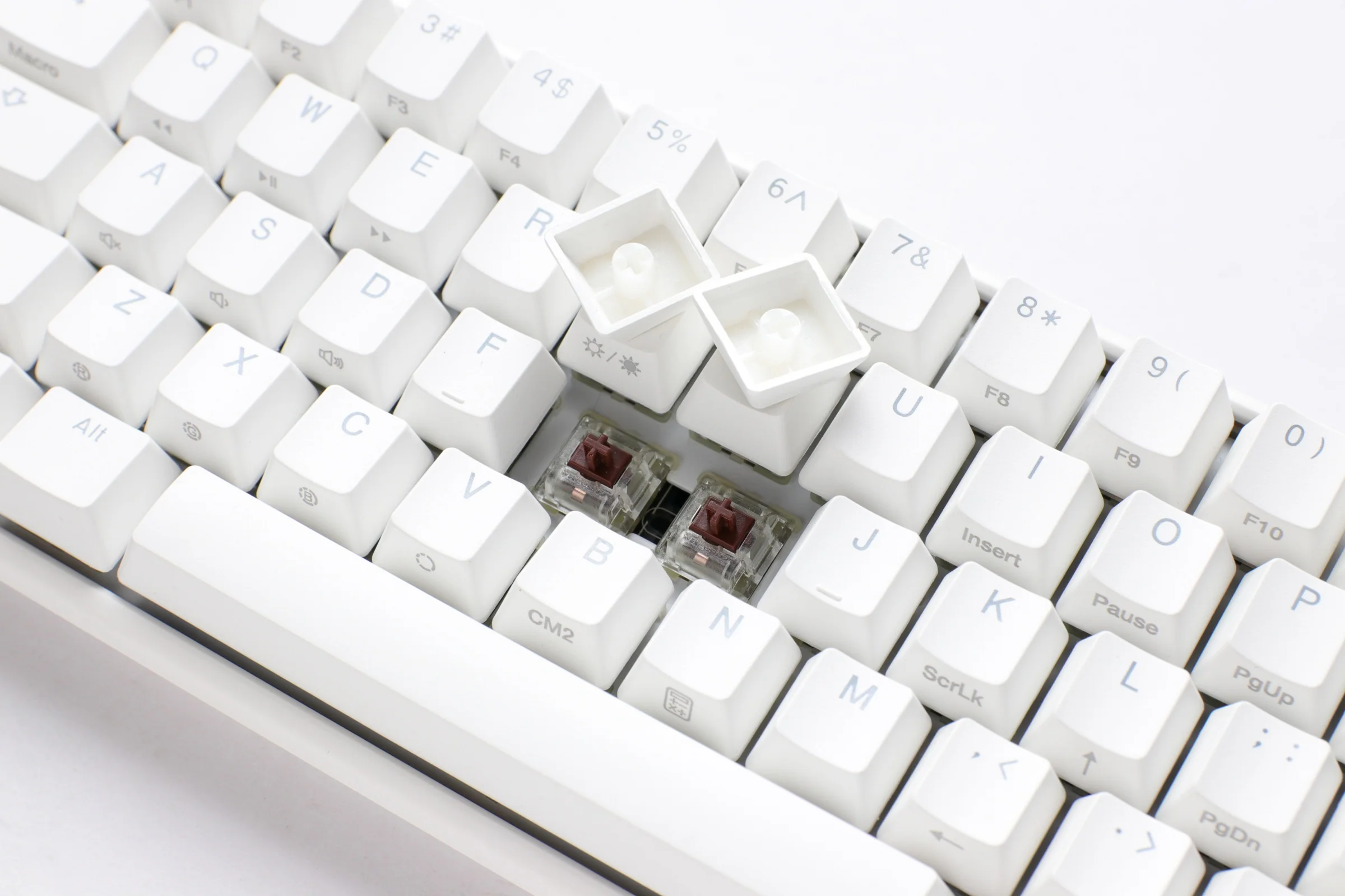 Ducky One 3 Mini Pure White 60% Hotswap RGB Mechanical Keyboard w/ Quack Mechanics - Image 7
