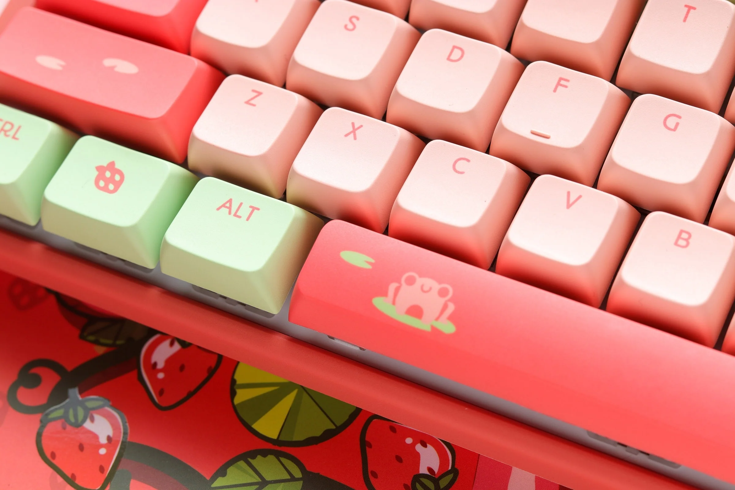 Ducky x MK Strawberry Frog One 3 Mini Hotswap 60% RGB Keyboard w/ Quack Mechanics - Image 12
