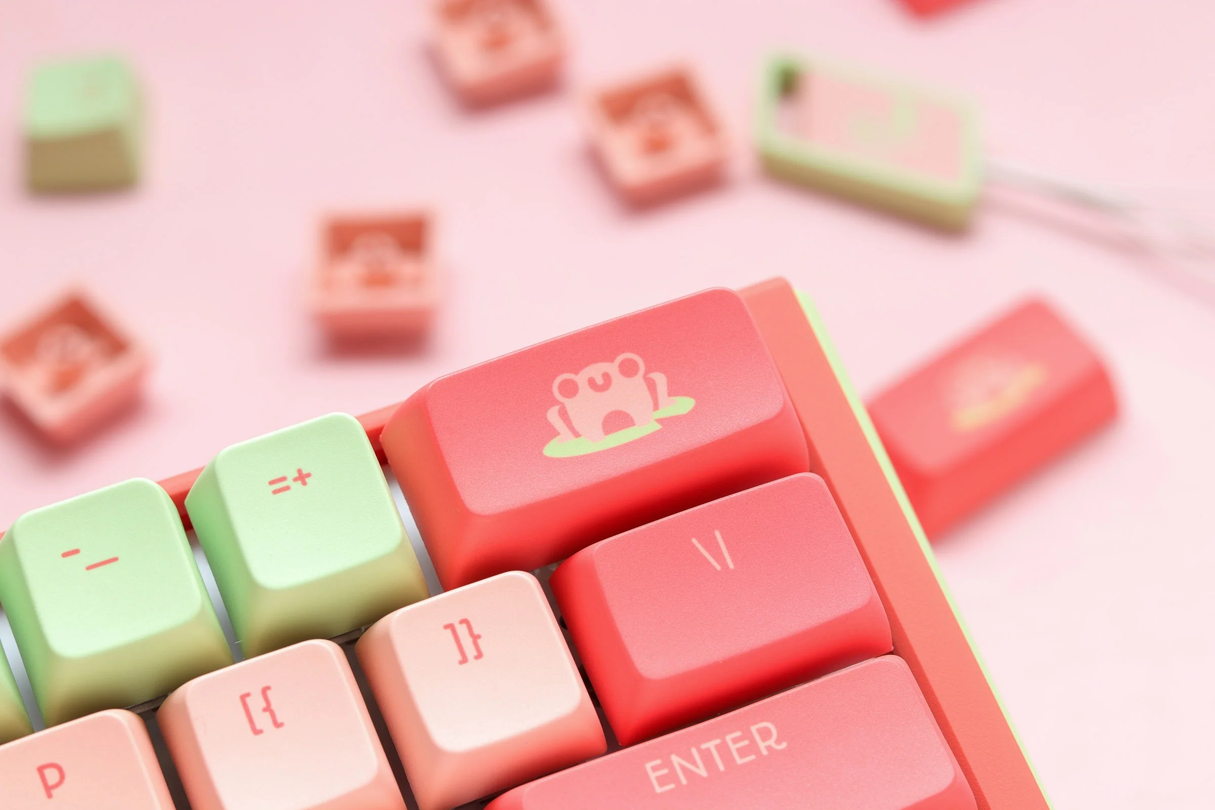 Ducky x MK Strawberry Frog One 3 Mini Hotswap 60% RGB Keyboard w/ Quack Mechanics - Image 13