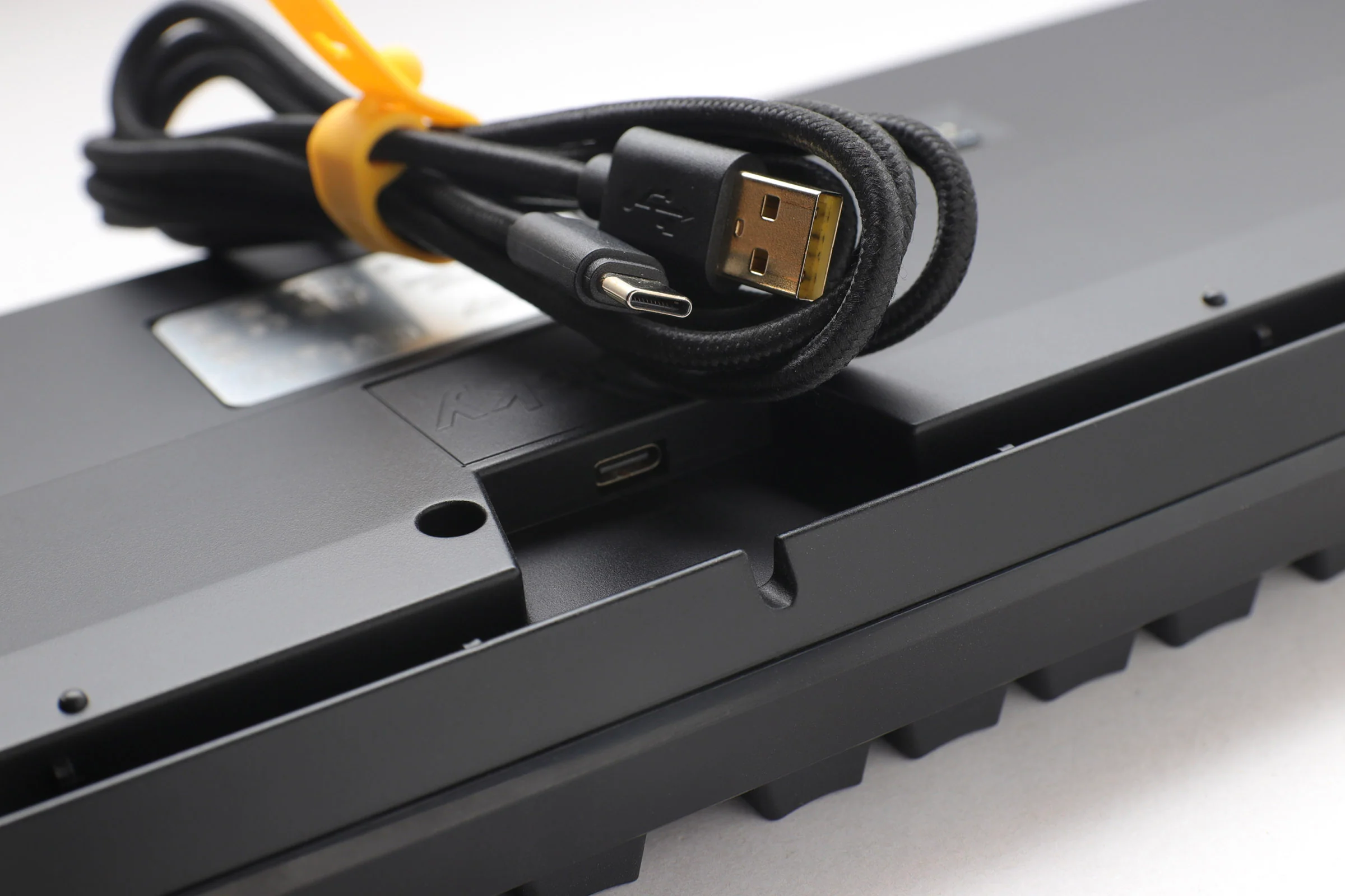 Ducky Origin Black Double Shot PBT Mechanical Keyboard - Image 12