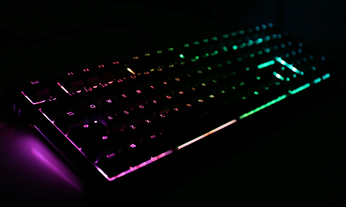 Ducky Shine 6 RGB LED Double Shot PBT Mechanical Keyboard - Image 3