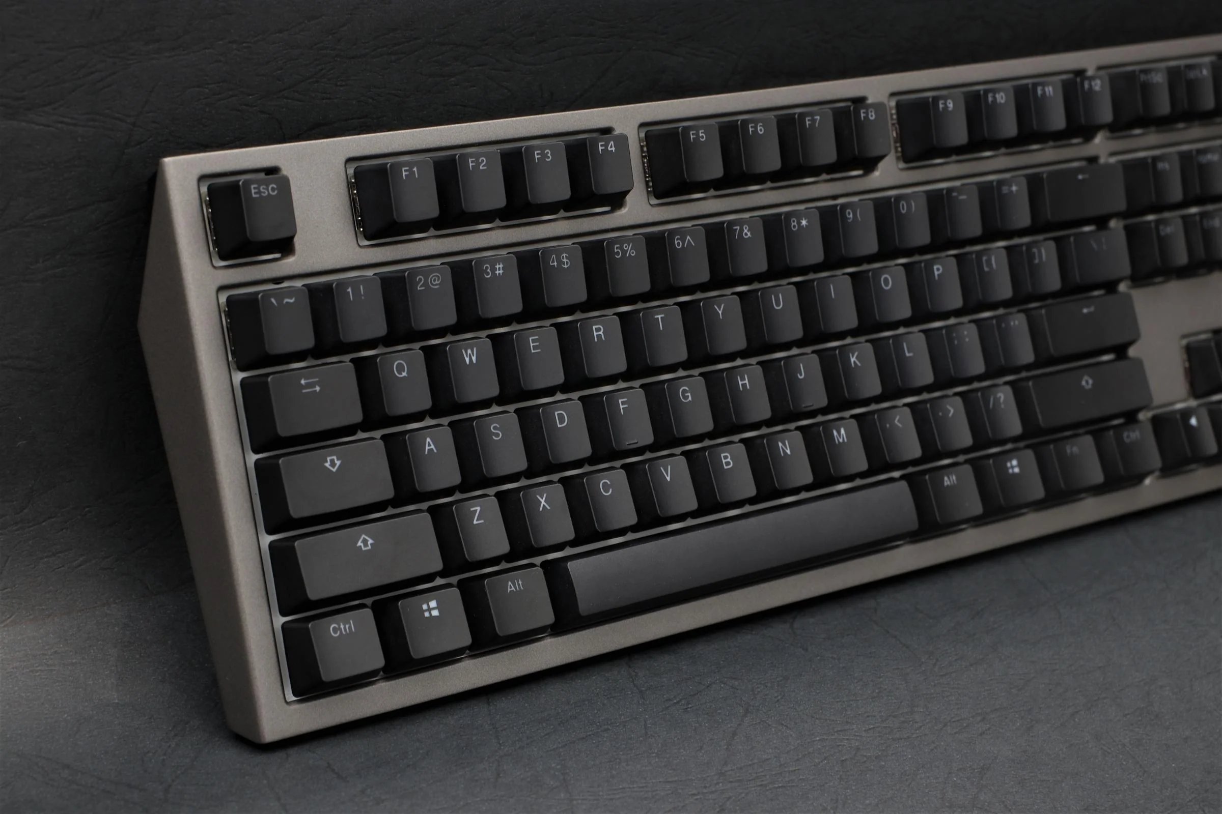 Ducky Shine 7 Gunmetal RGB LED Double Shot PBT Mechanical Keyboard - Image 8