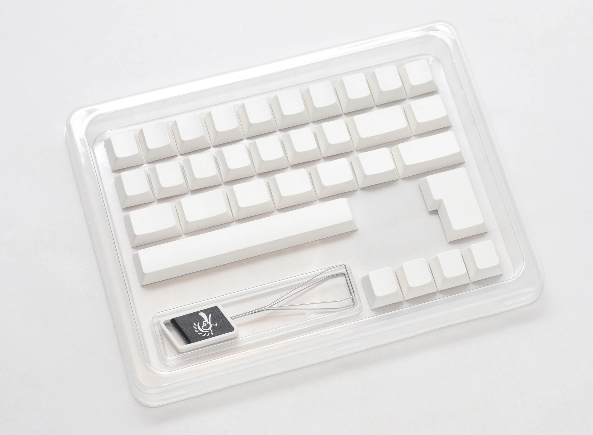 Ducky White Blank 132 Key Cherry Profile PBT Keycap Set - Image 4