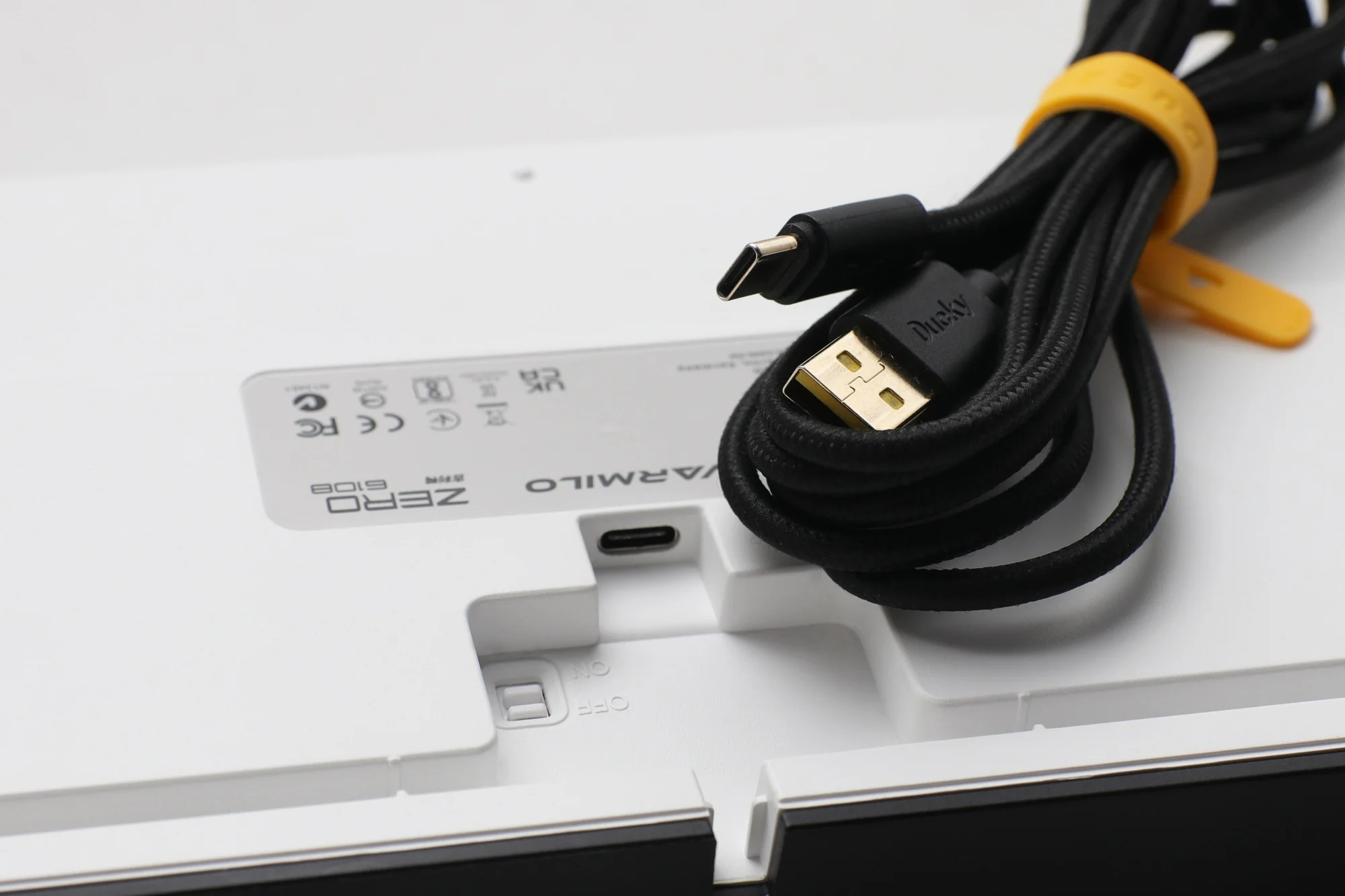 Ducky Zero 6108 Classic Hotswap Wireless RGB Mechanical Keyboard - Image 10