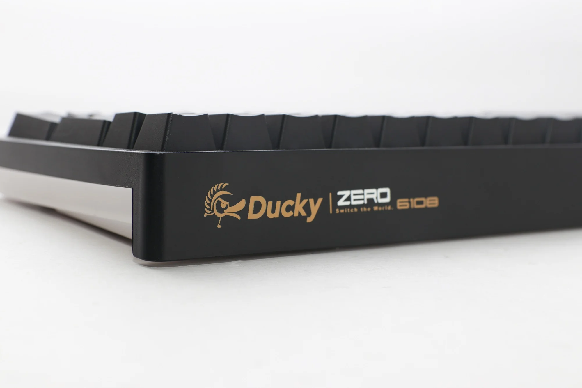 Ducky Zero 6108 Classic Hotswap Wireless RGB Mechanical Keyboard - Image 4