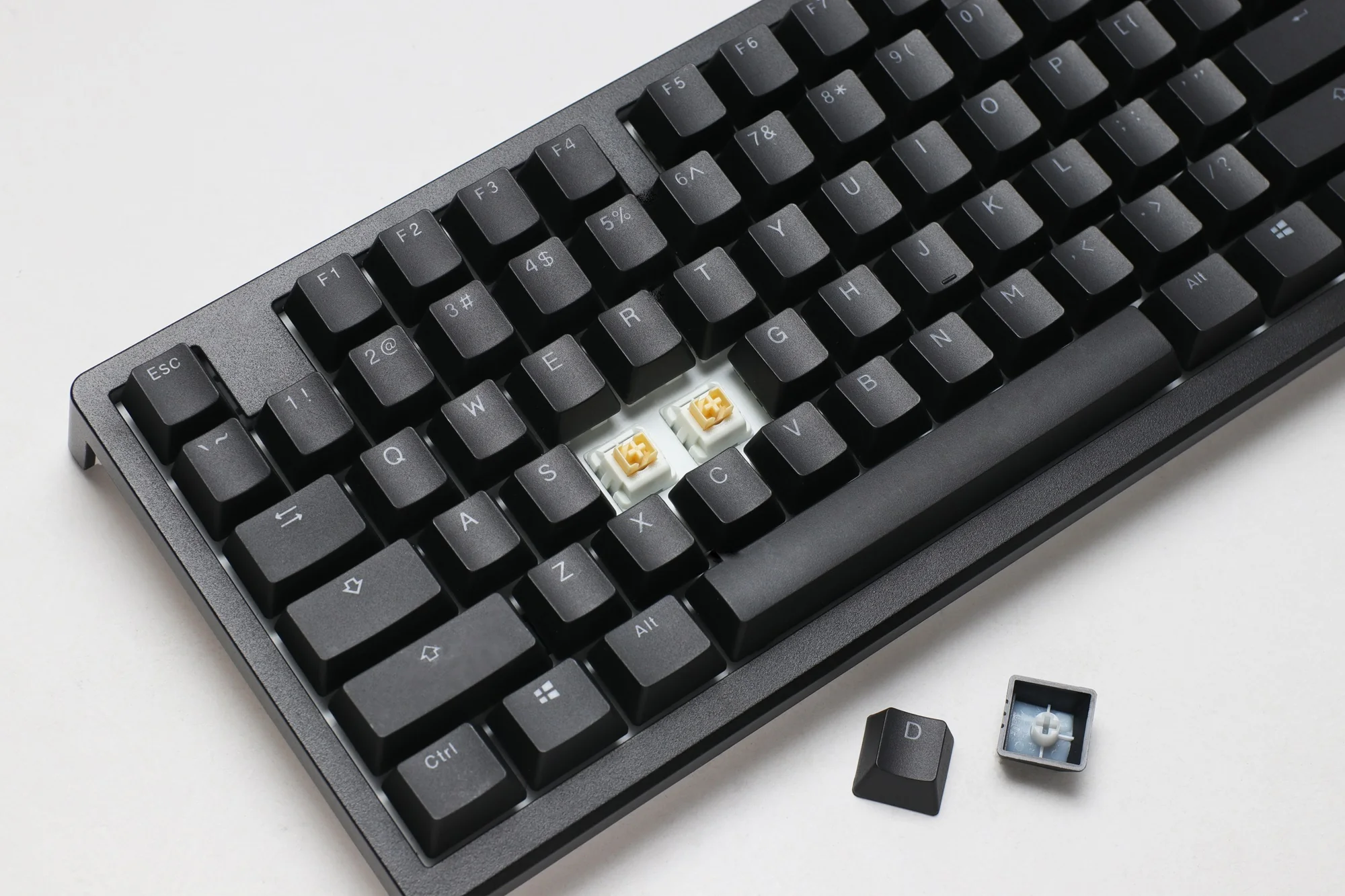 Ducky Zero 6108 Classic Hotswap Wireless RGB Mechanical Keyboard - Image 9