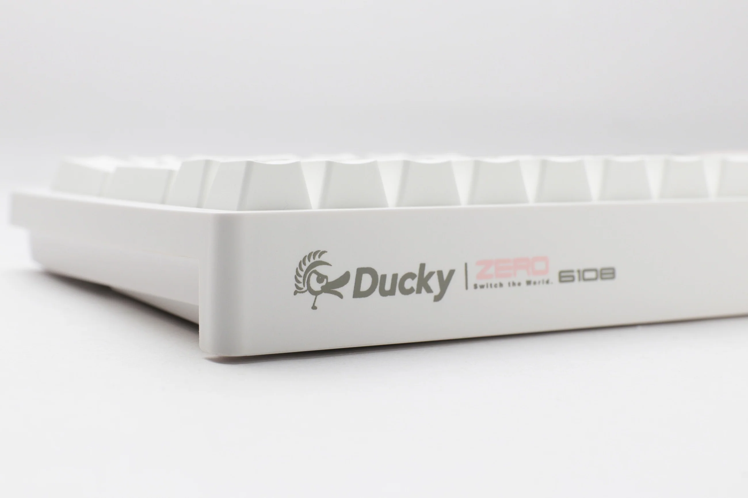Ducky Zero 6108 White Hotswap Wireless RGB Mechanical Keyboard - Image 6