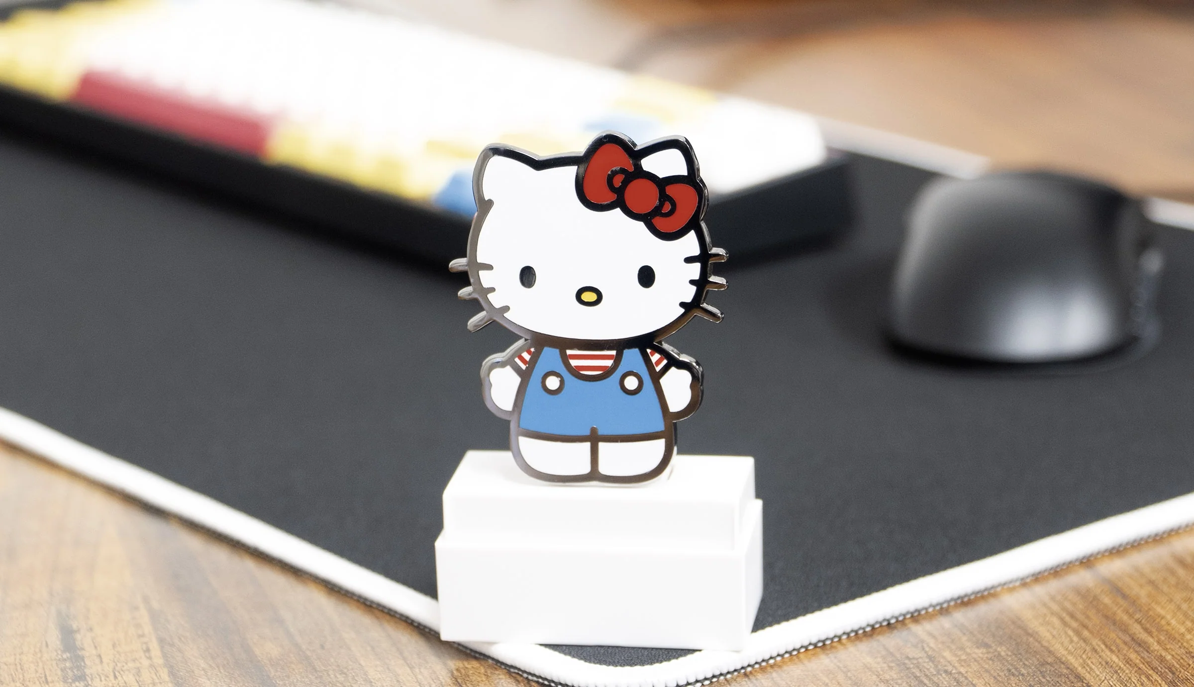 FiGPiN Hello Kitty (360) Collectable Enamel Pin - Image 4