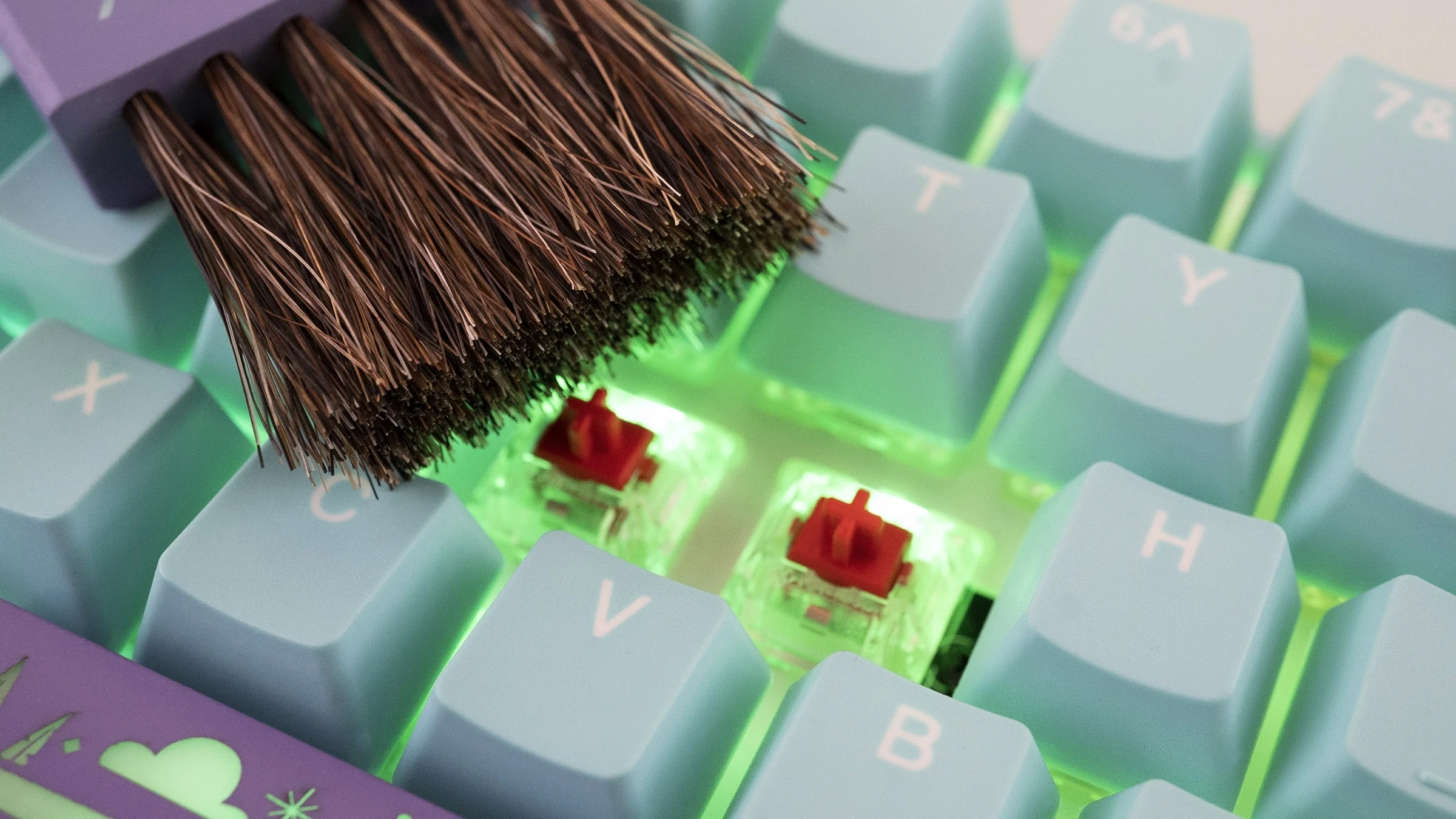 Filco x MK Frozen Llama Keyboard Cleaning Brush - Image 3