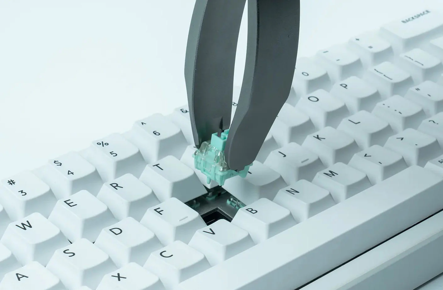 Gateron 3 in 1 Keycap and Switch Puller with Switch Opener Customization Tool - Image 3