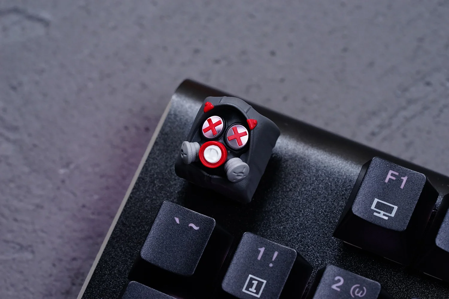 Hot Keys Project HKP Specter Crosseyes Triple Grey Artisan Keycap - Image 3