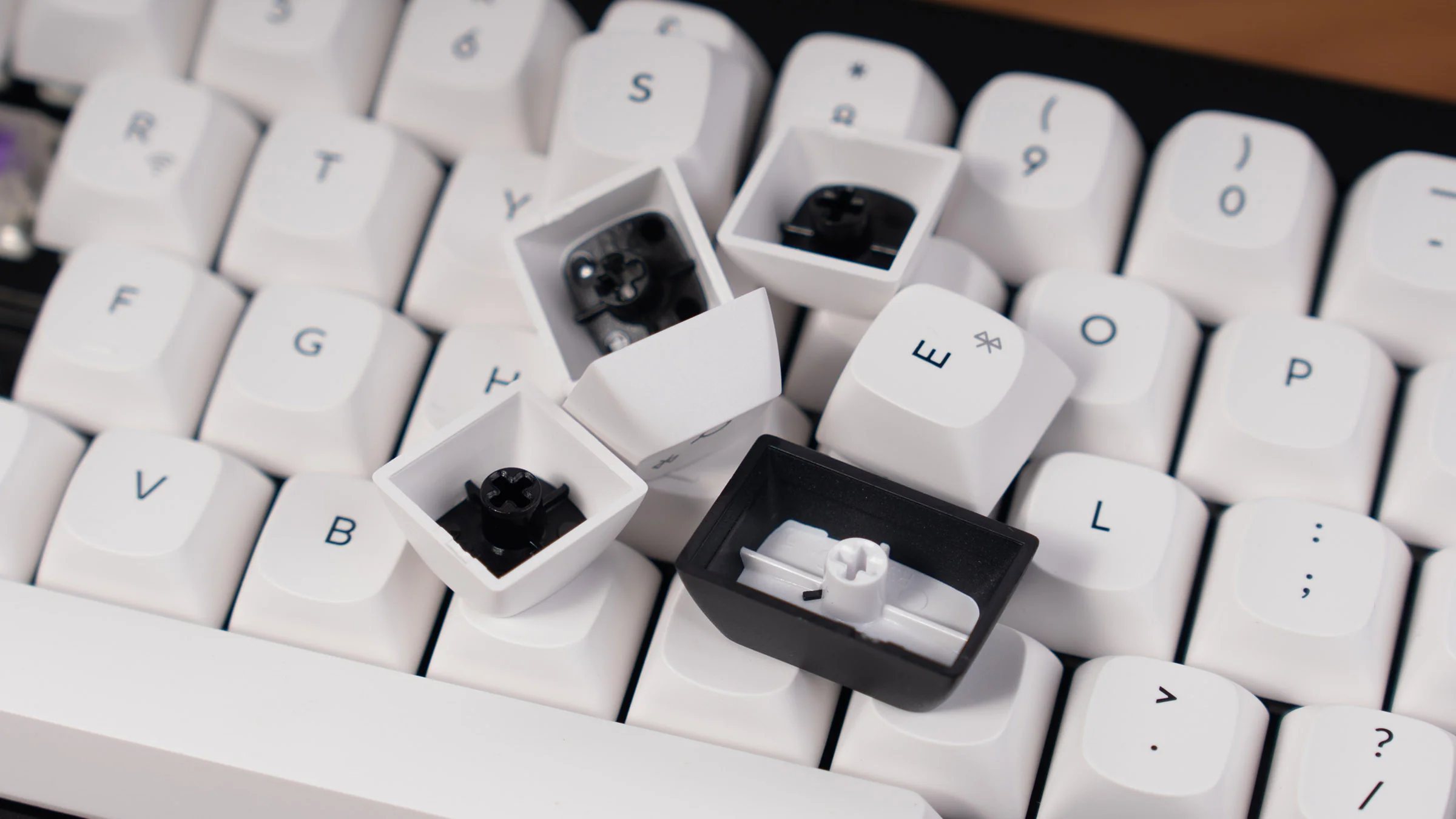 Keychron Q4 HE TMR Aluminum Wireless Keyboard - Image 6