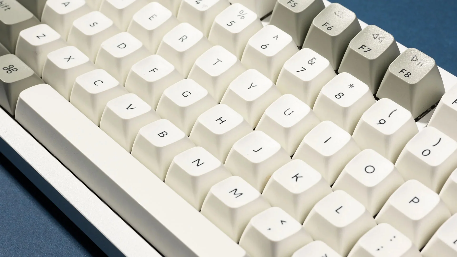 Keychron Q6 Max Aluminum Hotswap Wireless Keyboard - Image 8
