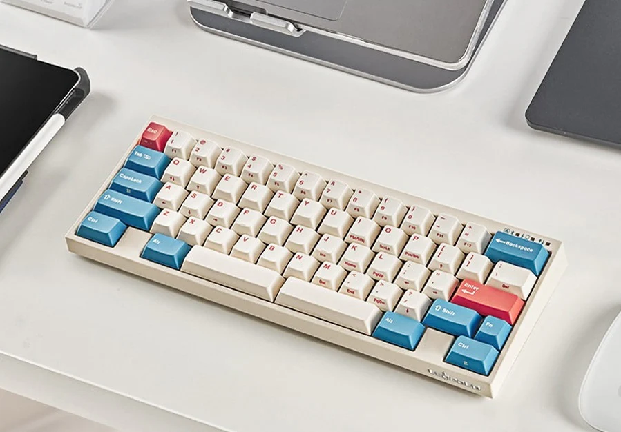 Leopold FC630MBT Coral / Blue 60% Bluetooth Mechanical Keyboard - Image 7
