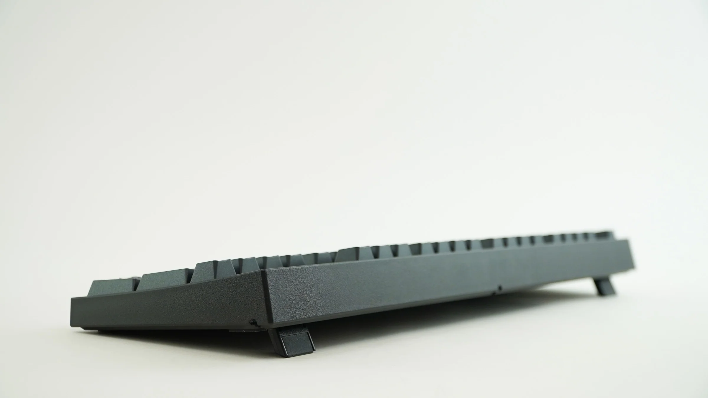 Leopold FC900R OE Black Purple Double Shot PBT Mechanical Keyboard - Image 6