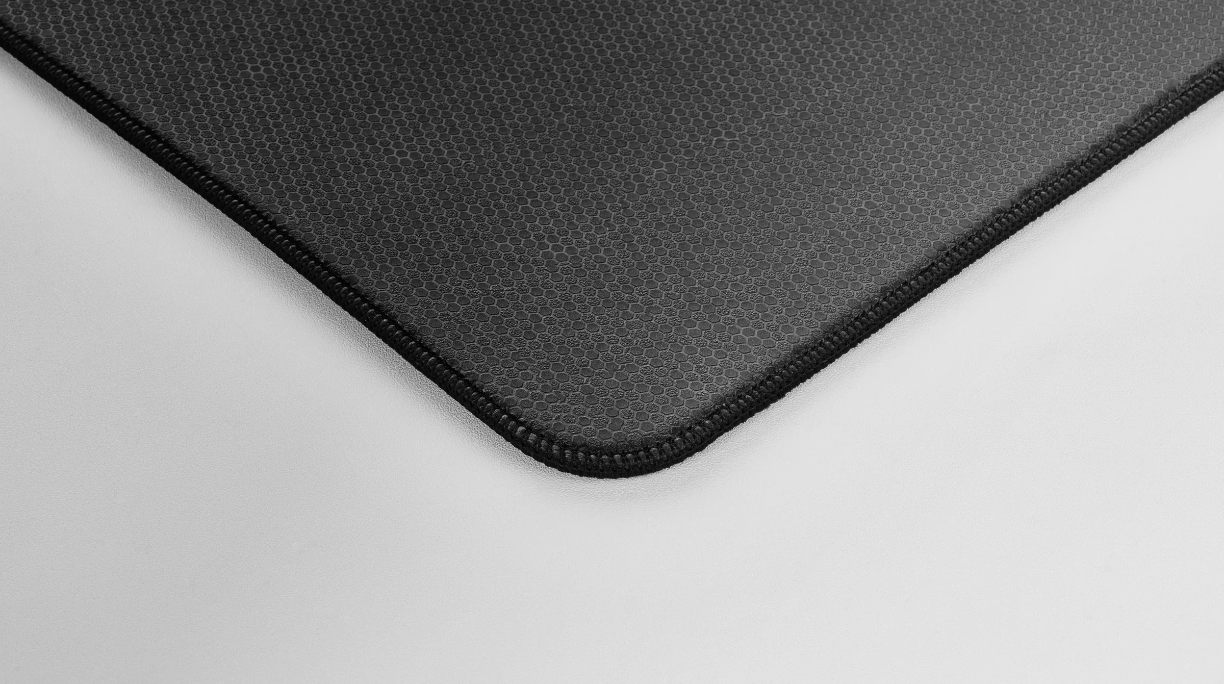 Leopold Premium Black Alpha-Cell Desk Mat - Image 4