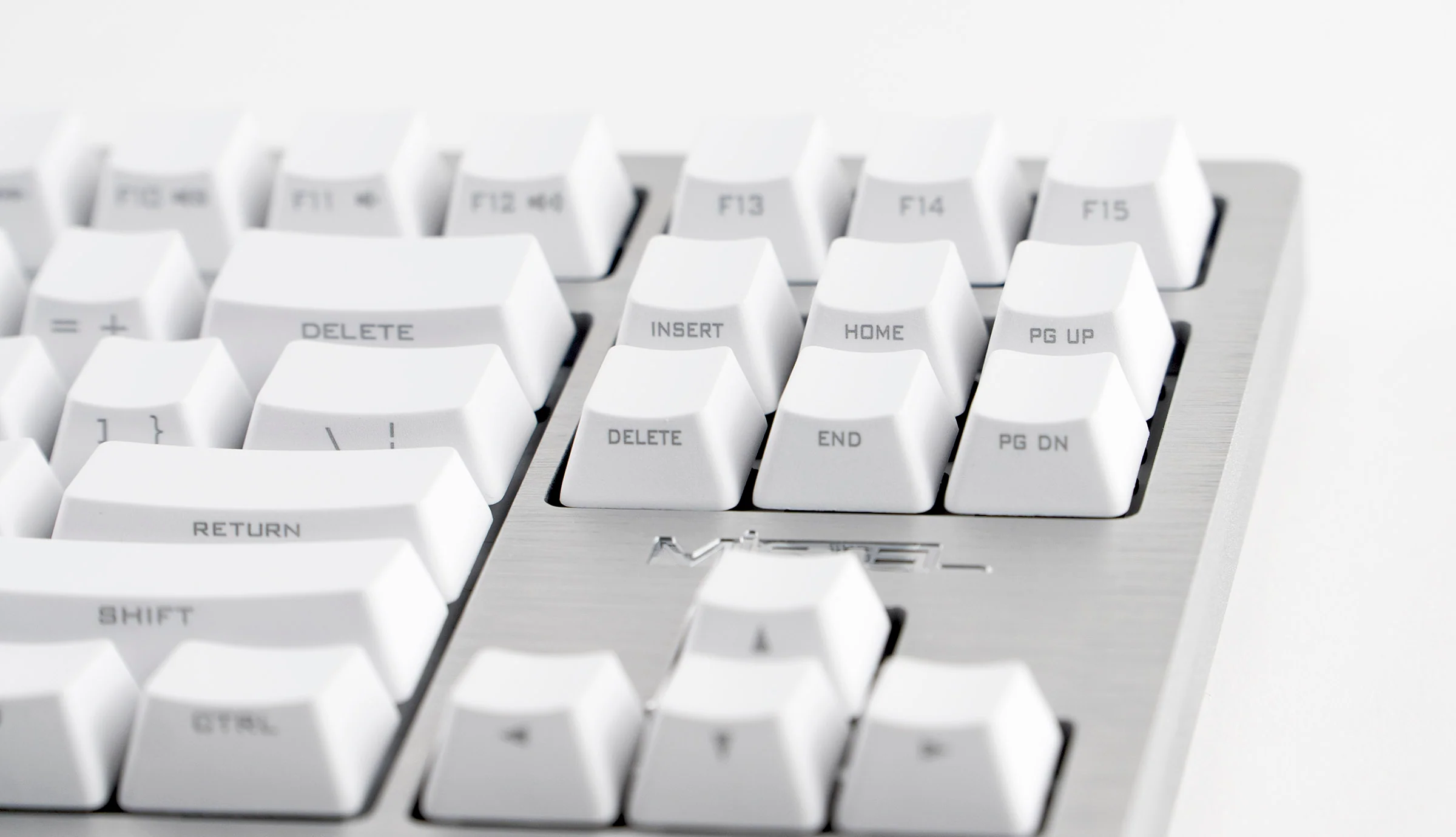 Mistel Sleeker Silver White LED TKL Dye Sub PBT Aluminum Mechanical Keyboard - Image 4