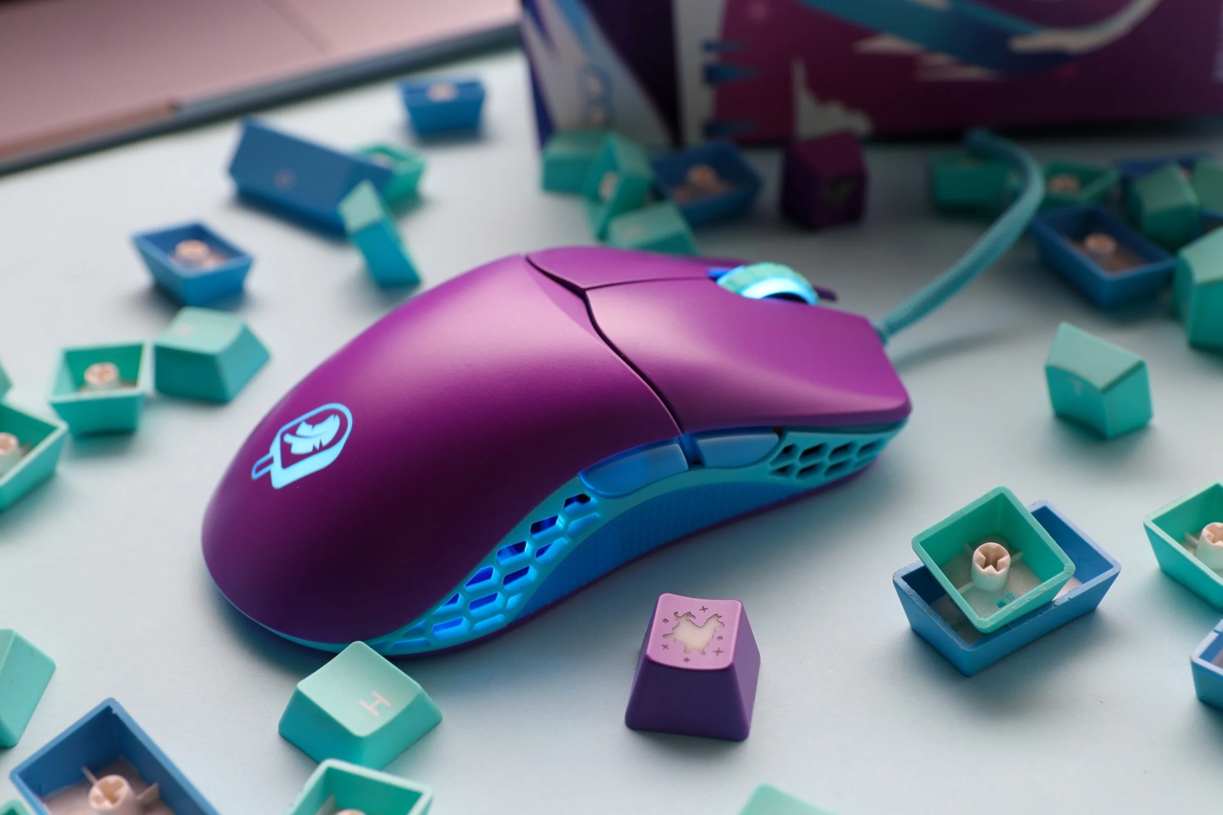 Ducky x MK Frozen Feather Lightweight RGB Gaming Mouse - Image 4