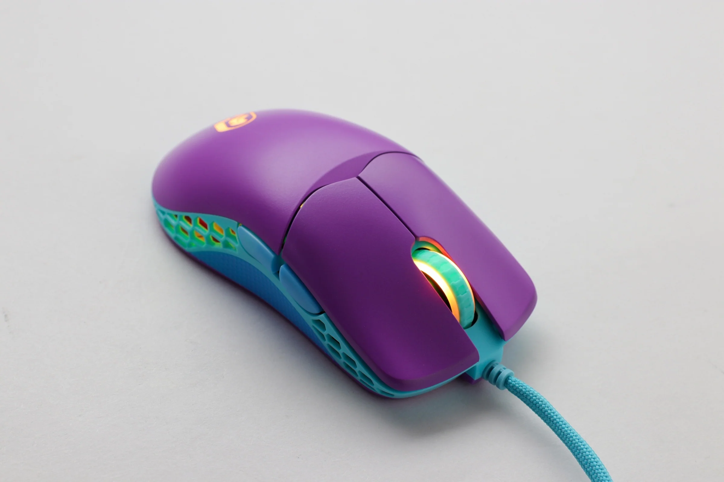 Ducky x MK Frozen Feather Lightweight RGB Gaming Mouse - Image 9