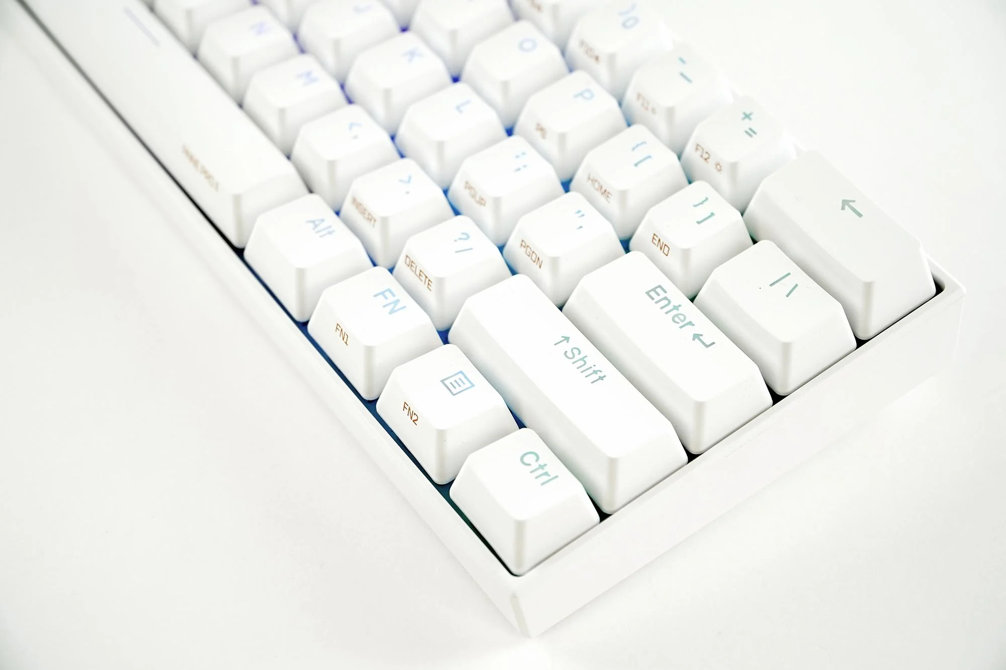 Obinslab Anne Pro 2 White 60% Bluetooth RGB Mechanical Keyboard - Image 3