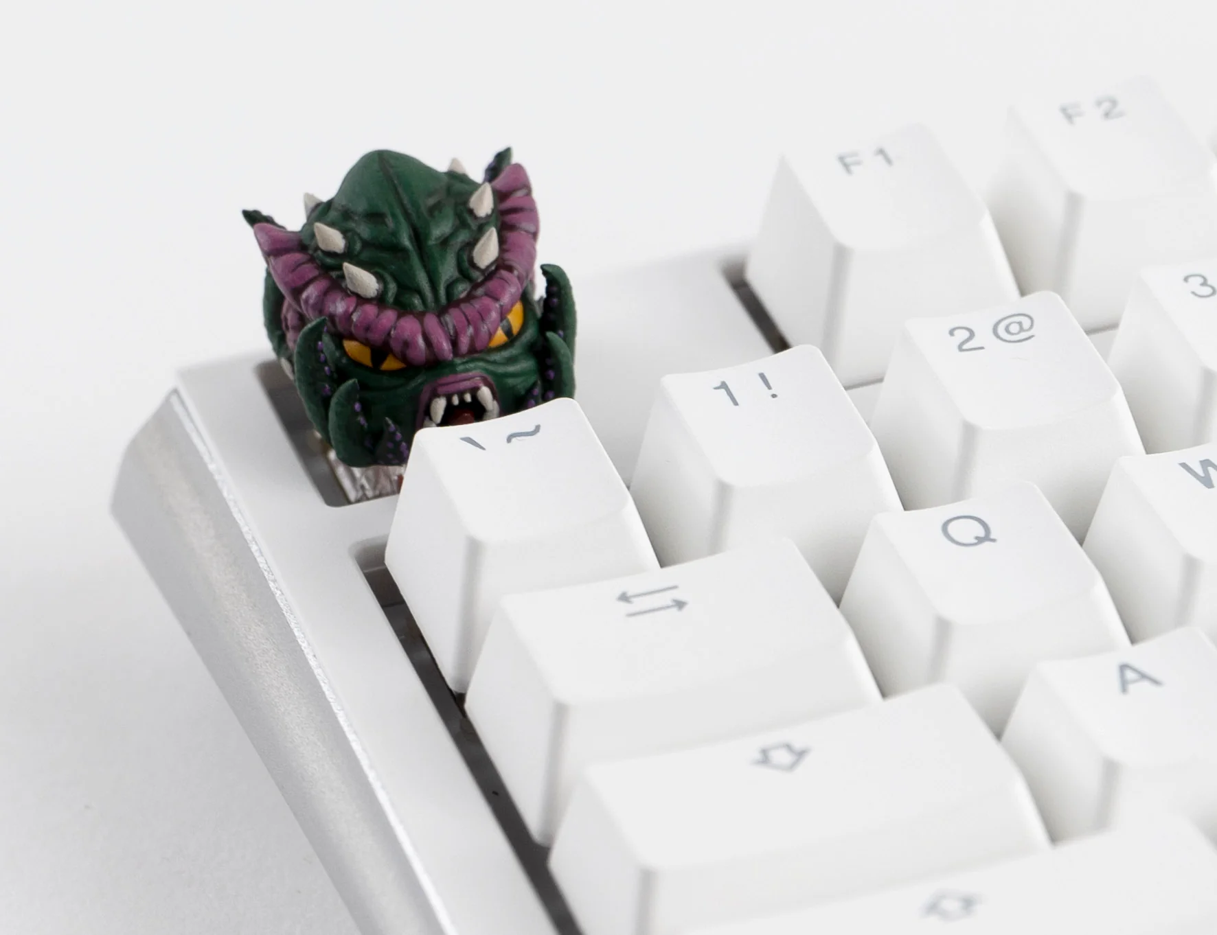 Peacaps Vvorisst Hand Painted Artisan Keycap - Image 3