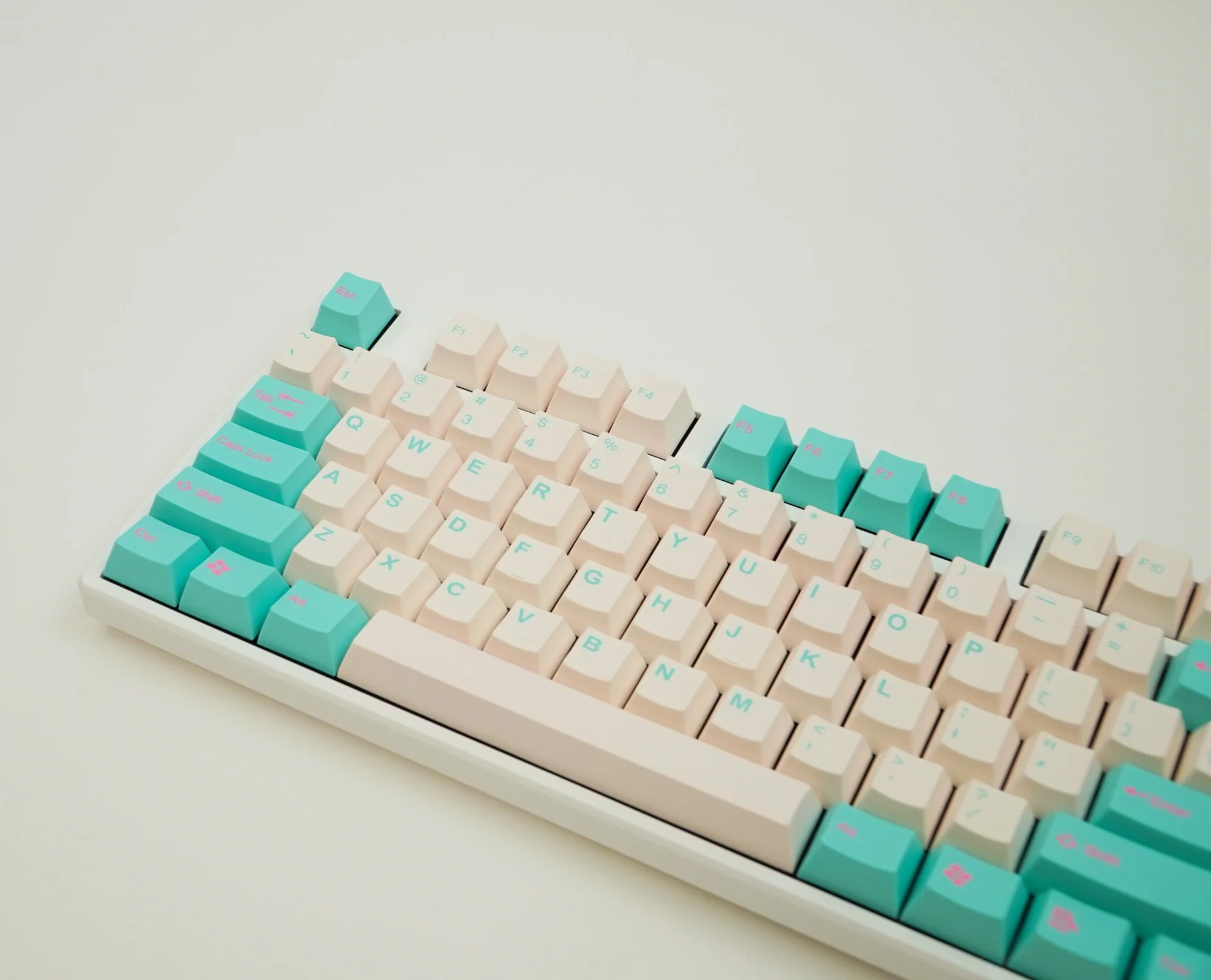 Tai-Hao Aquamarine 104 Key Cubic Profile Double Shot ABS Keycap Set - Image 2