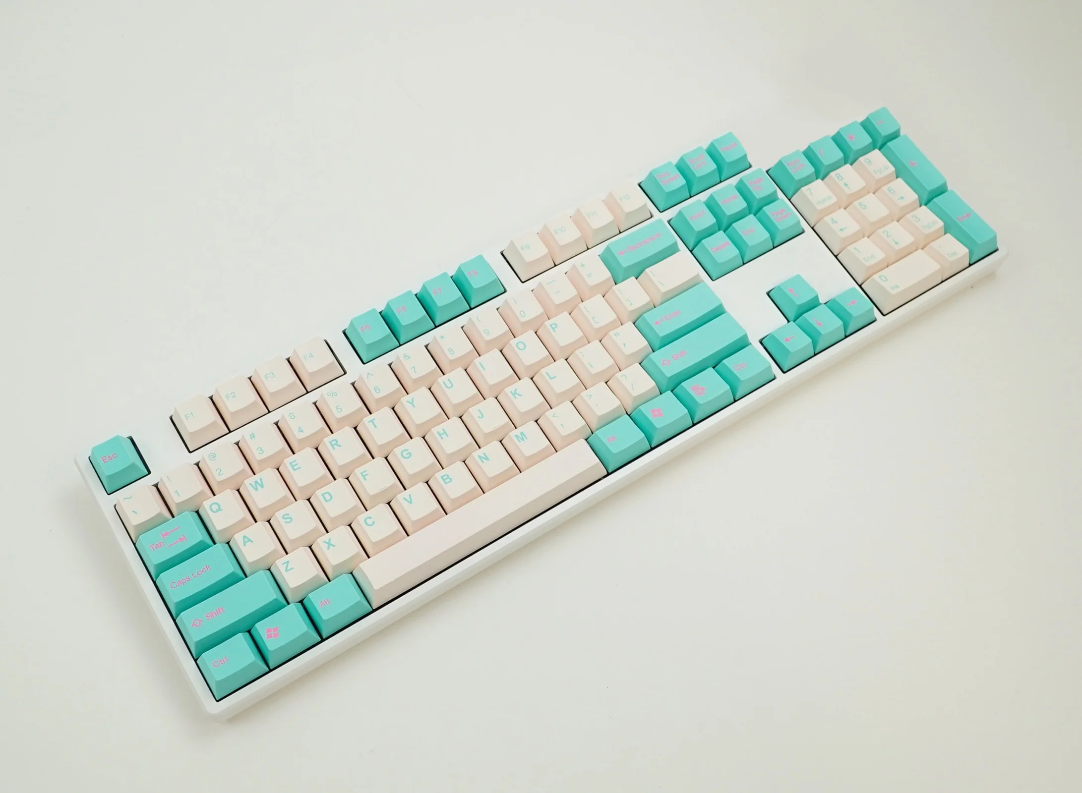 Tai-Hao Aquamarine 104 Key Cubic Profile Double Shot ABS Keycap Set - Image 4