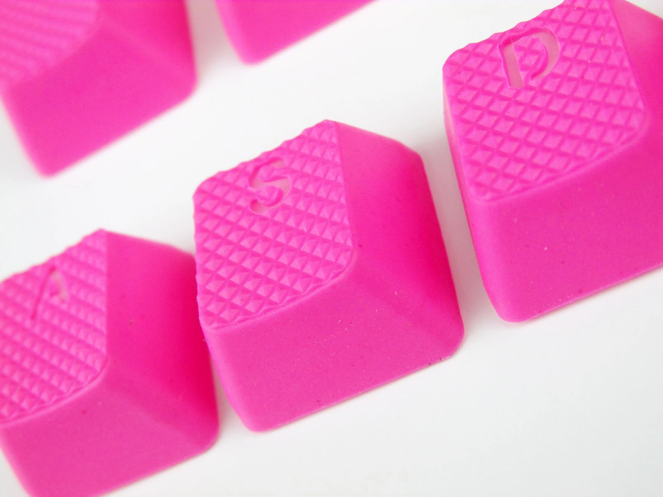 Tai-Hao Neon Pink Backlit 18 Key OEM Profile Double Shot TPR Rubber Keycap Set - Image 4