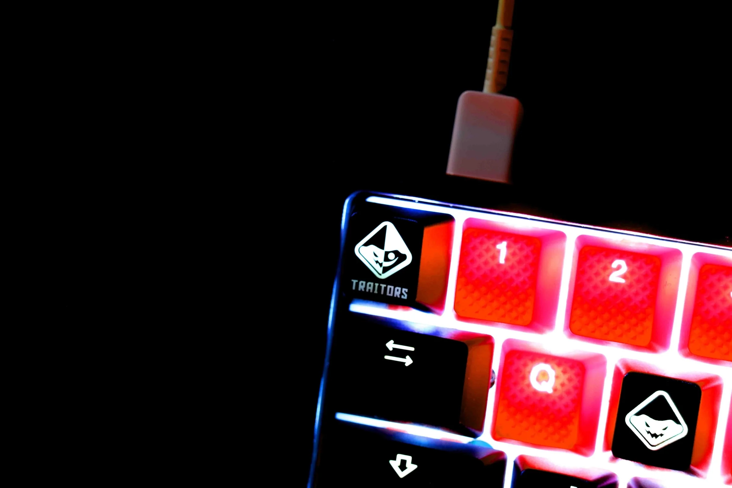 Traitors Classic Colorshifting Backlit 6 Key OEM Profile Laser Engraved ABS Keycap Set - Image 3