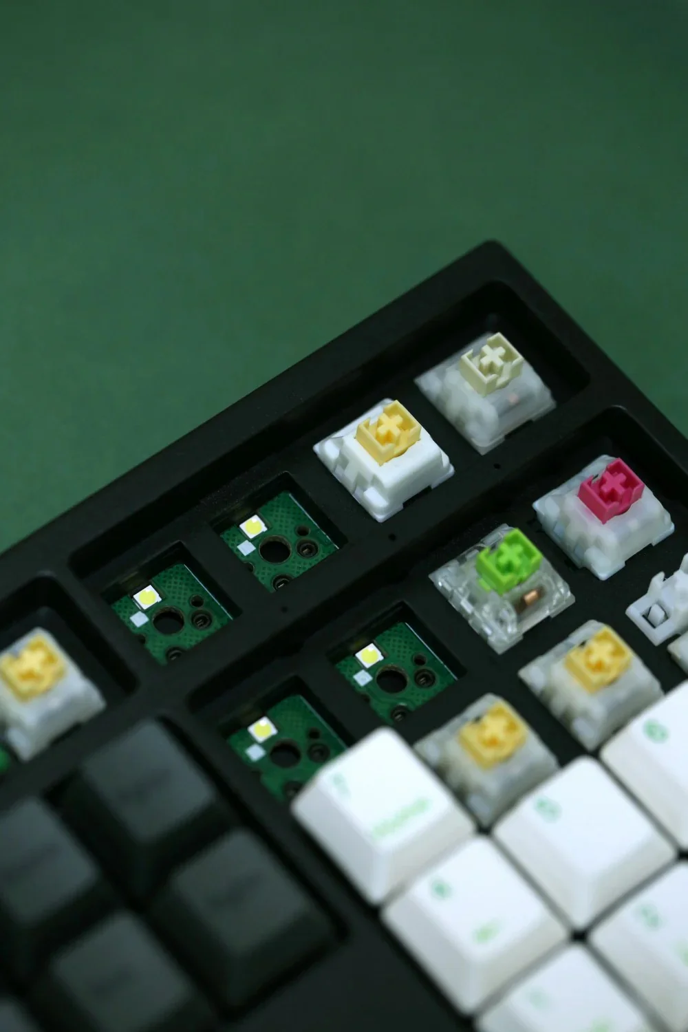 Varmilo APT108 Panda R2 Hotswap Wireless RGB Keyboard - Image 9