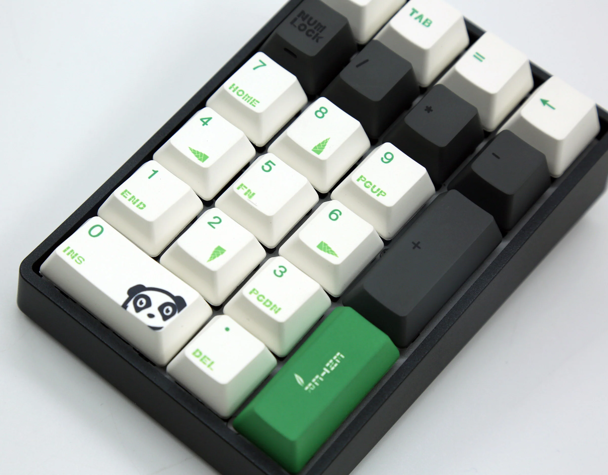 Varmilo MA21M Panda R2 White LED Numpad Dye Sub PBT Mechanical Keyboard - Image 2