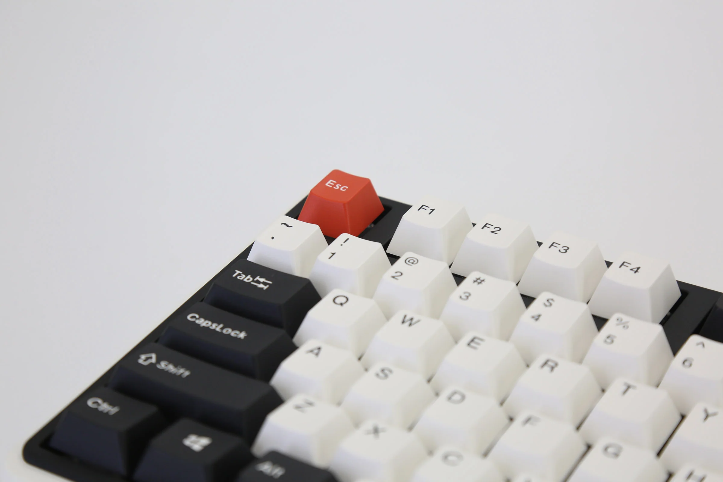 Varmilo Minilo VXH81 Retro 75% Hotswap White LED Mechanical Keyboard - Image 6