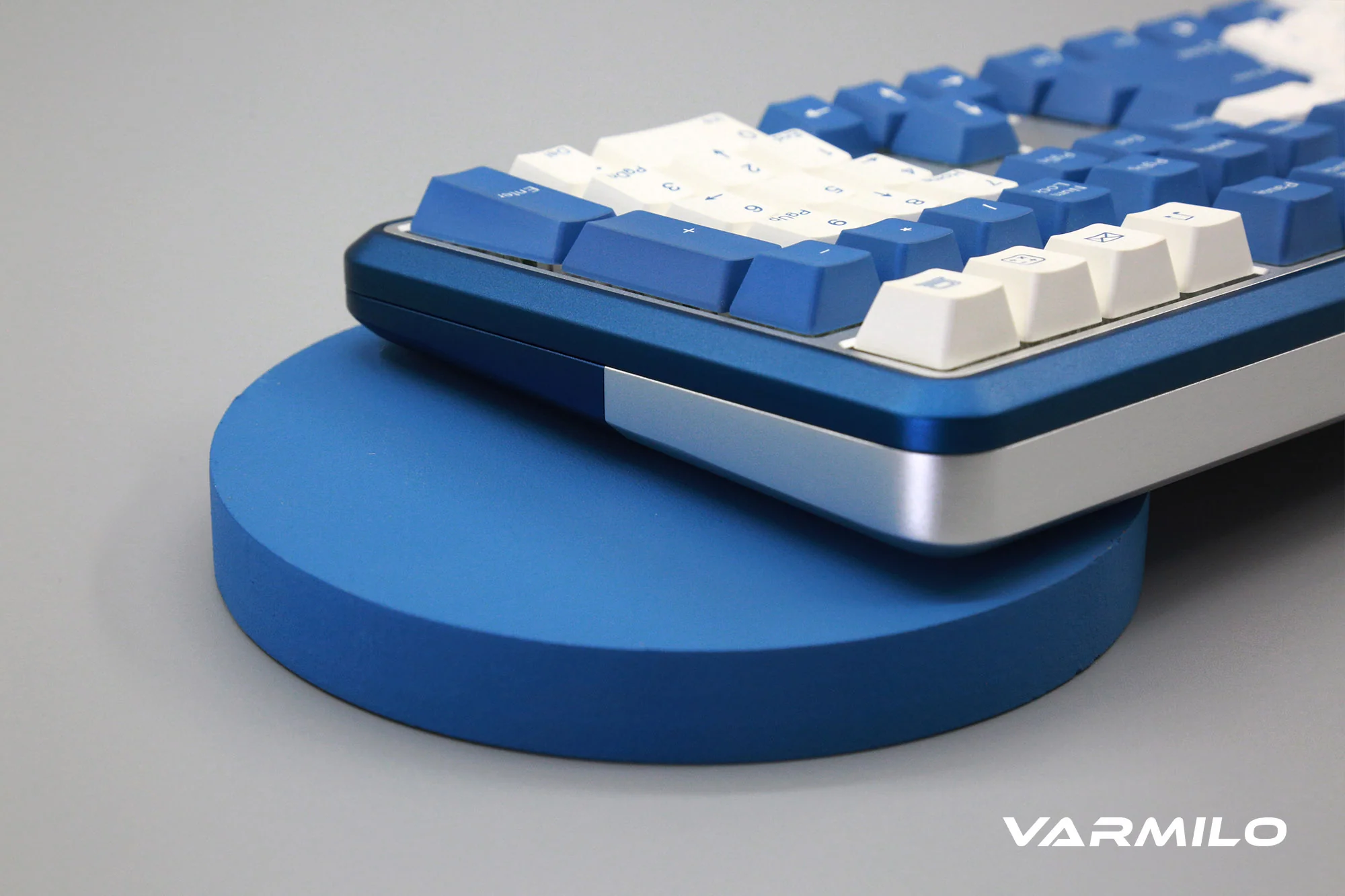 Varmilo Sword 2-108 Pacific Blue White LED Dye Sub PBT Aluminum EC Mechanical Keyboard - Image 5