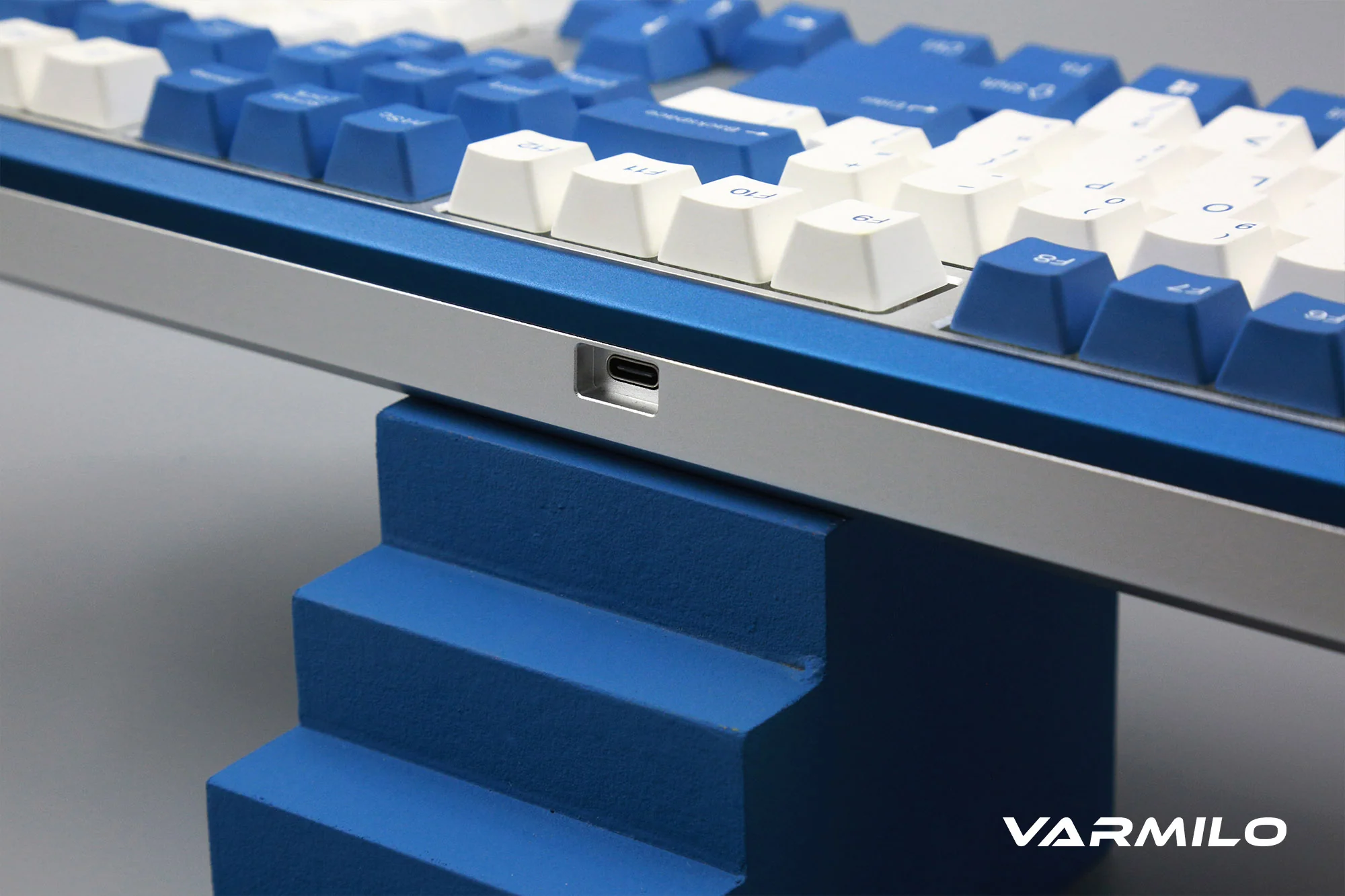 Varmilo Sword 2-108 Pacific Blue White LED Dye Sub PBT Aluminum EC Mechanical Keyboard - Image 6