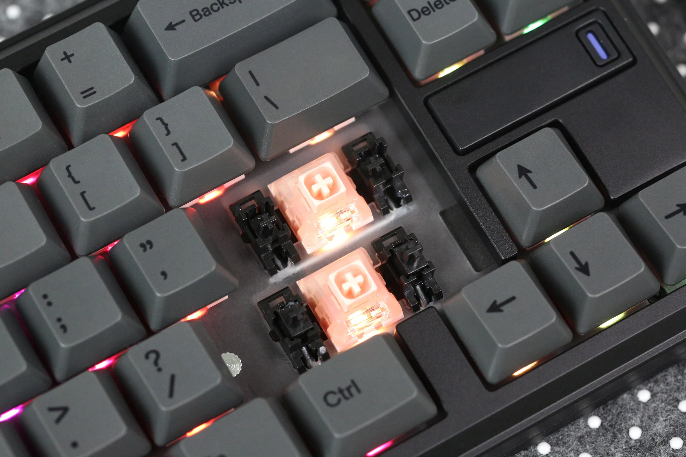 Varmilo Sword68 Classic Black Aluminum 65% Hotswap Bluetooth RGB Mechanical Keyboard - Image 9
