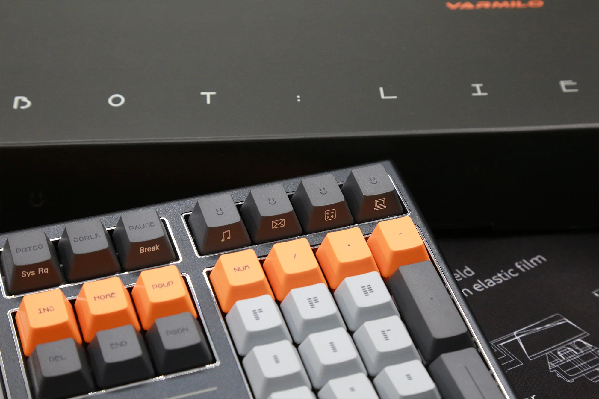 Varmilo Lure Series Lie Triple Mode Bluetooth + Wireless 2.4 GHz Mechanical Keyboard - Image 11