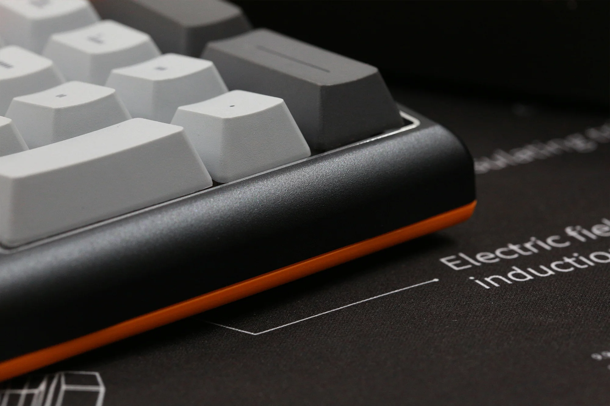 Varmilo Lure Series Lie Triple Mode Bluetooth + Wireless 2.4 GHz Mechanical Keyboard - Image 16