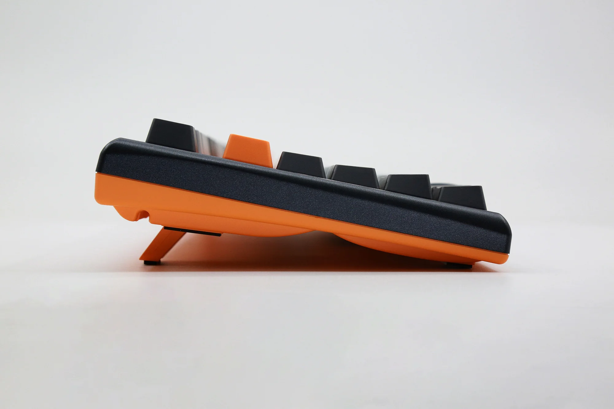 Varmilo Lure Series Lie Triple Mode Bluetooth + Wireless 2.4 GHz Mechanical Keyboard - Image 18