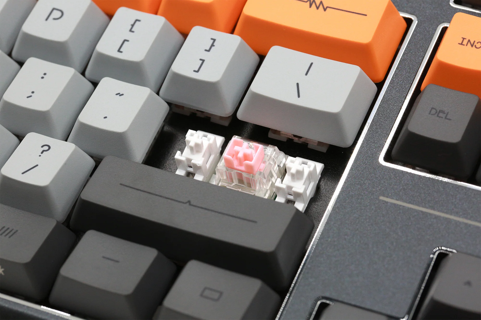 Varmilo Lure Series Lie Triple Mode Bluetooth + Wireless 2.4 GHz Mechanical Keyboard - Image 19