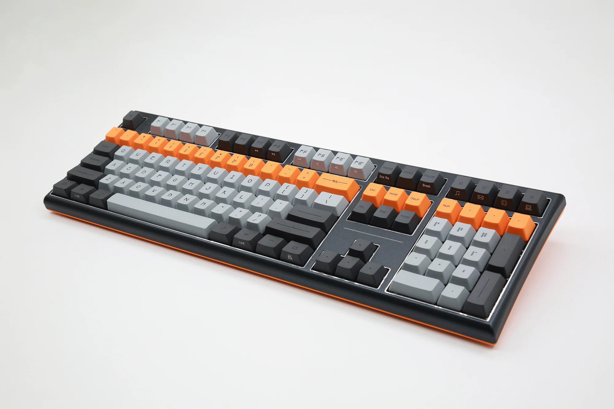 Varmilo Lure Series Lie Triple Mode Bluetooth + Wireless 2.4 GHz Mechanical Keyboard - Image 20