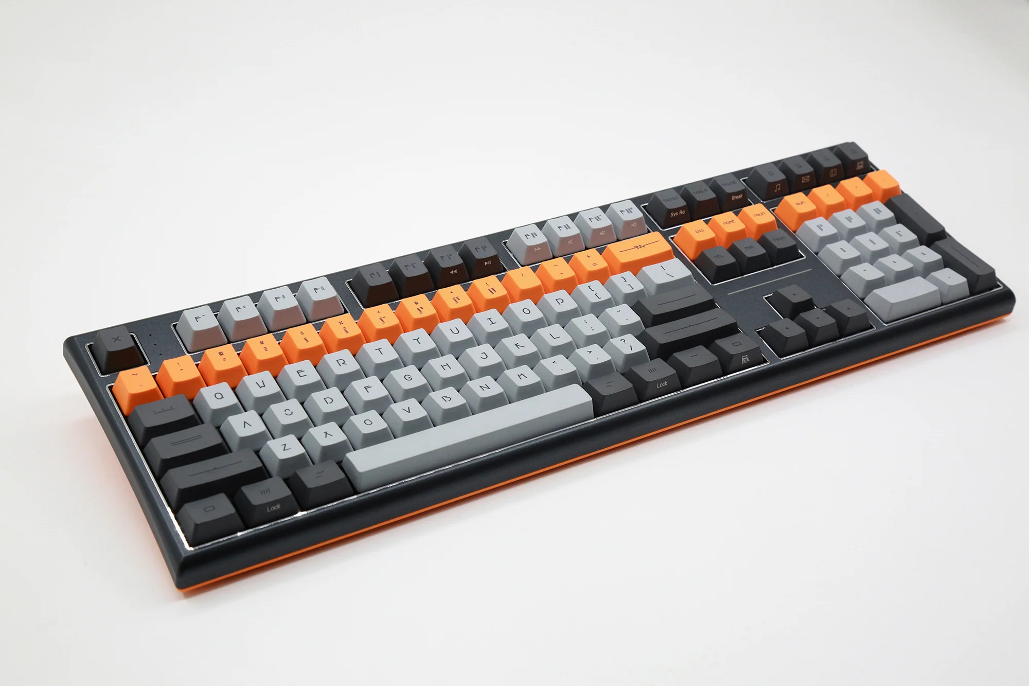 Varmilo Lure Series Lie Triple Mode Bluetooth + Wireless 2.4 GHz Mechanical Keyboard - Image 21