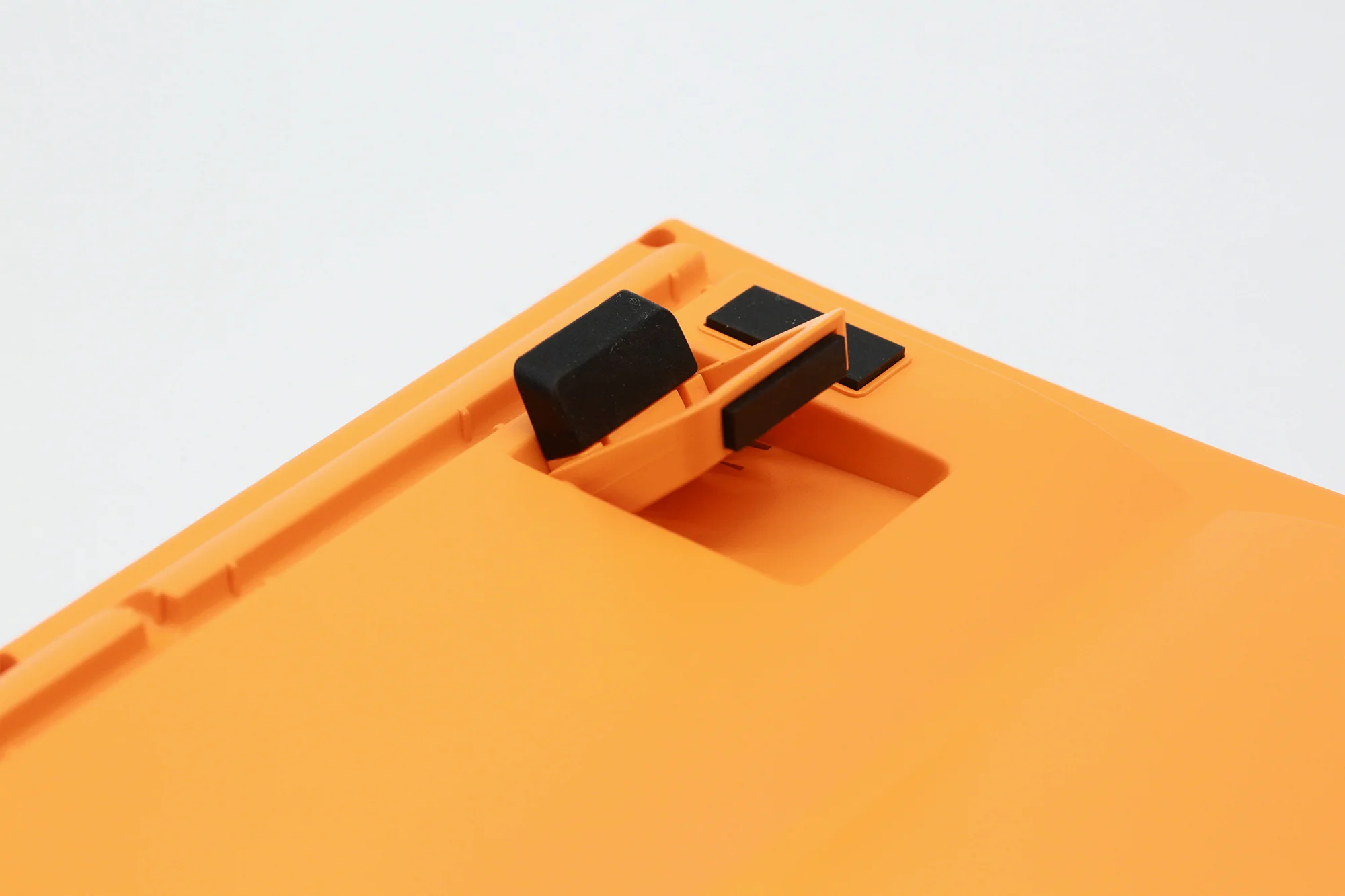 Varmilo Lure Series Lie Triple Mode Bluetooth + Wireless 2.4 GHz Mechanical Keyboard - Image 23