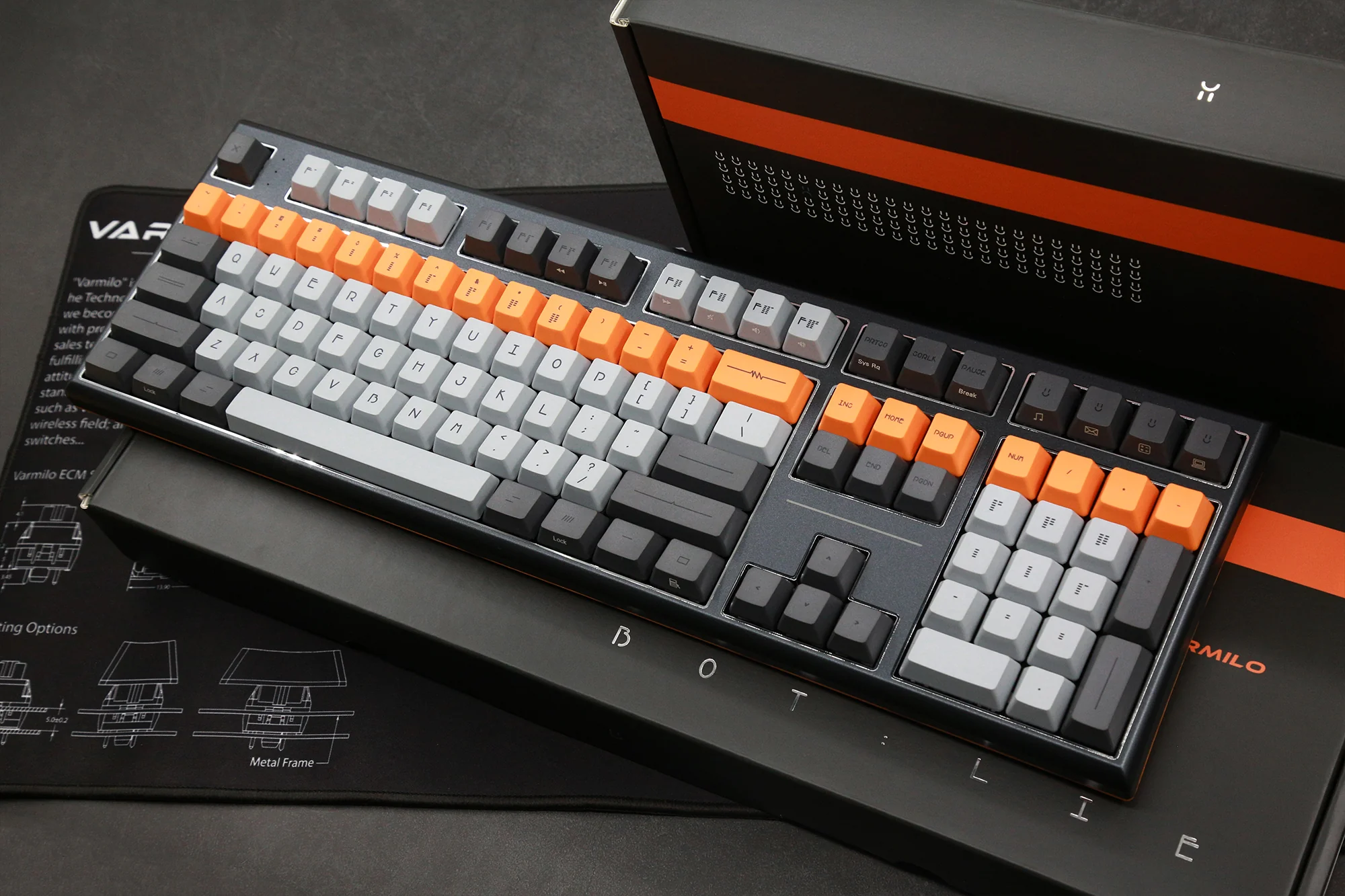 Varmilo Lure Series Lie Triple Mode Bluetooth + Wireless 2.4 GHz Mechanical Keyboard - Image 5