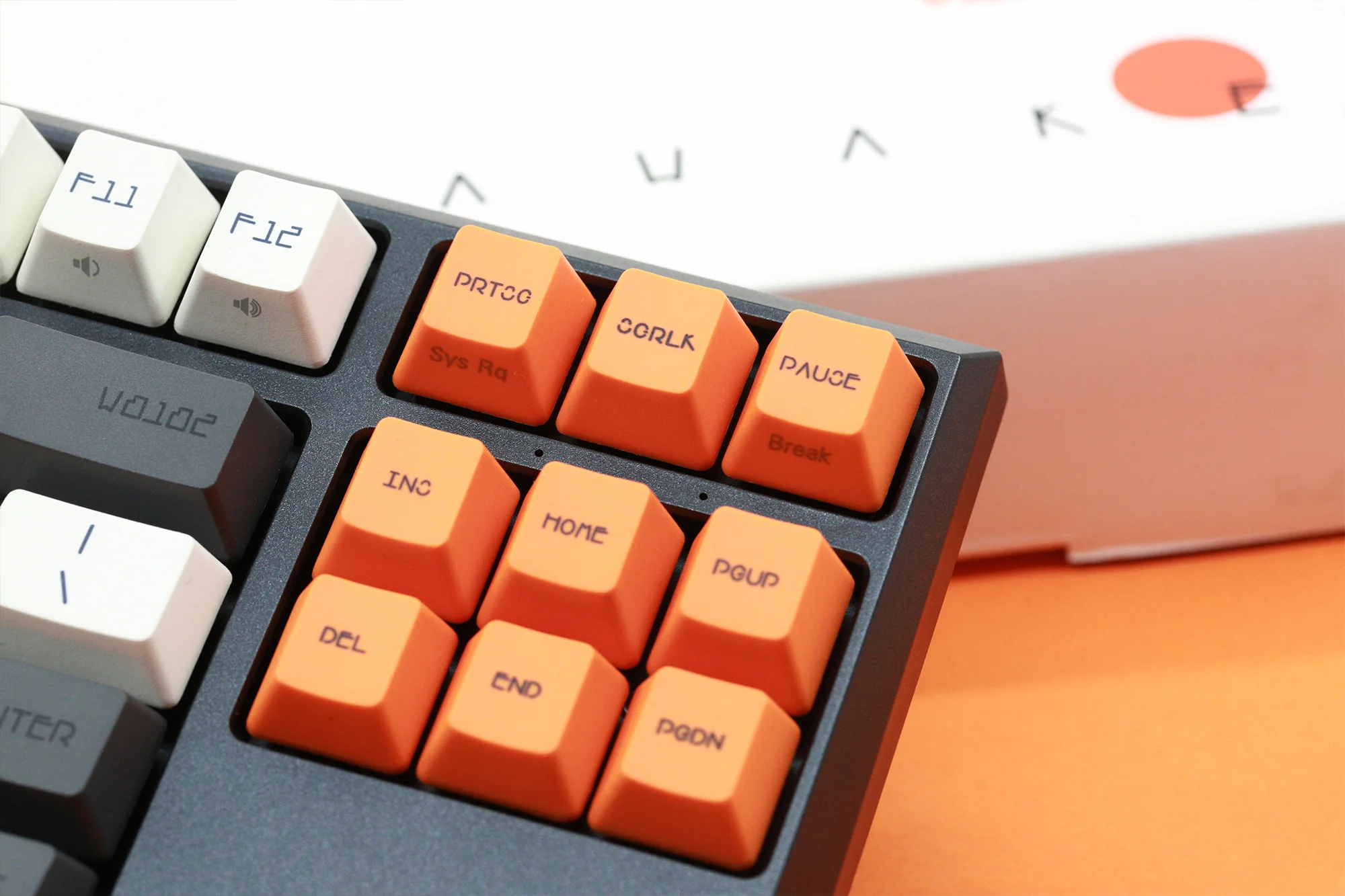 Varmilo Cliff Bot Awake TKL Triple Mode Bluetooth / Wireless Mechanical Keyboard - Image 7