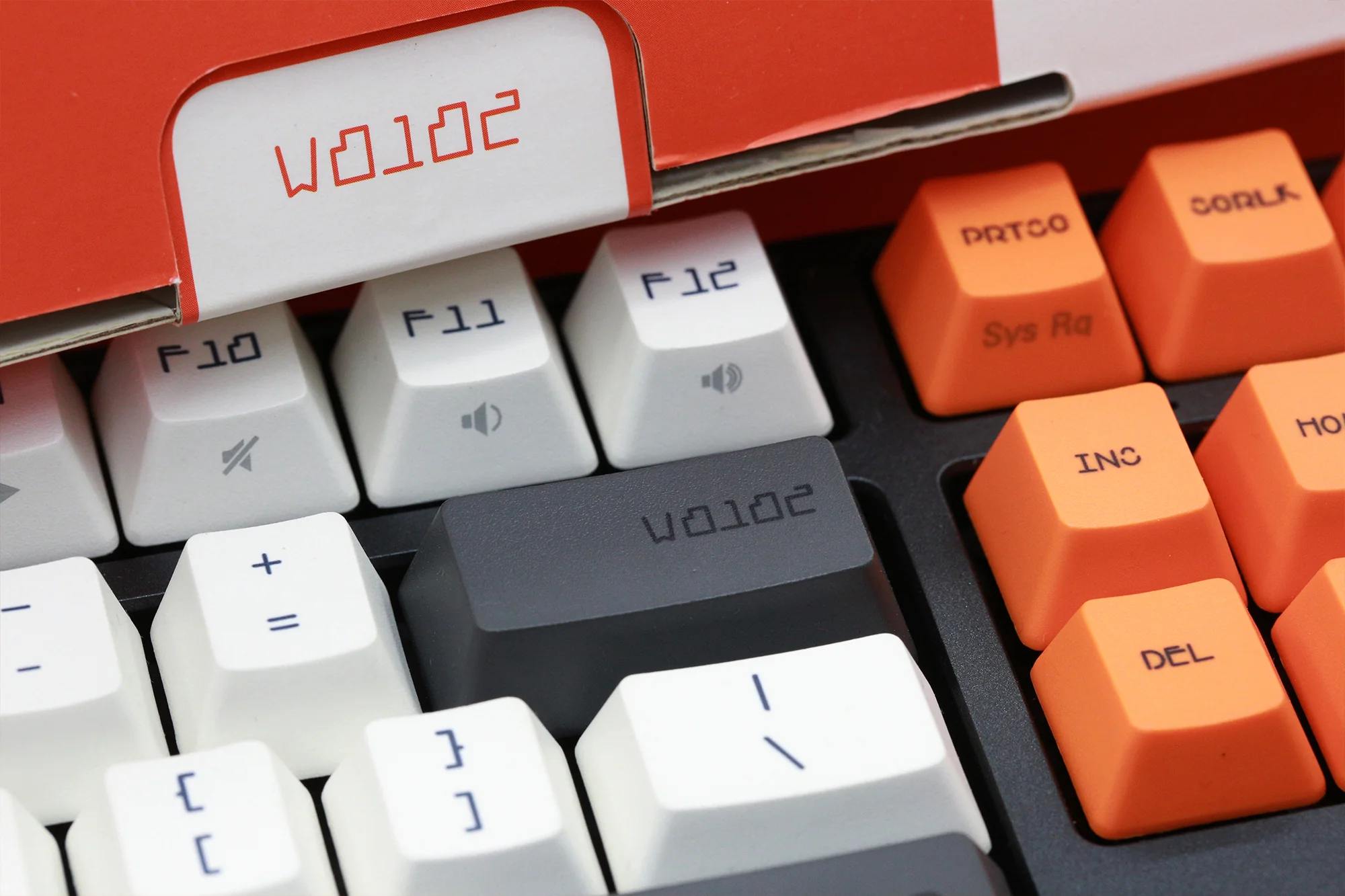 Varmilo Cliff Bot Awake TKL Triple Mode Bluetooth / Wireless Mechanical Keyboard - Image 9